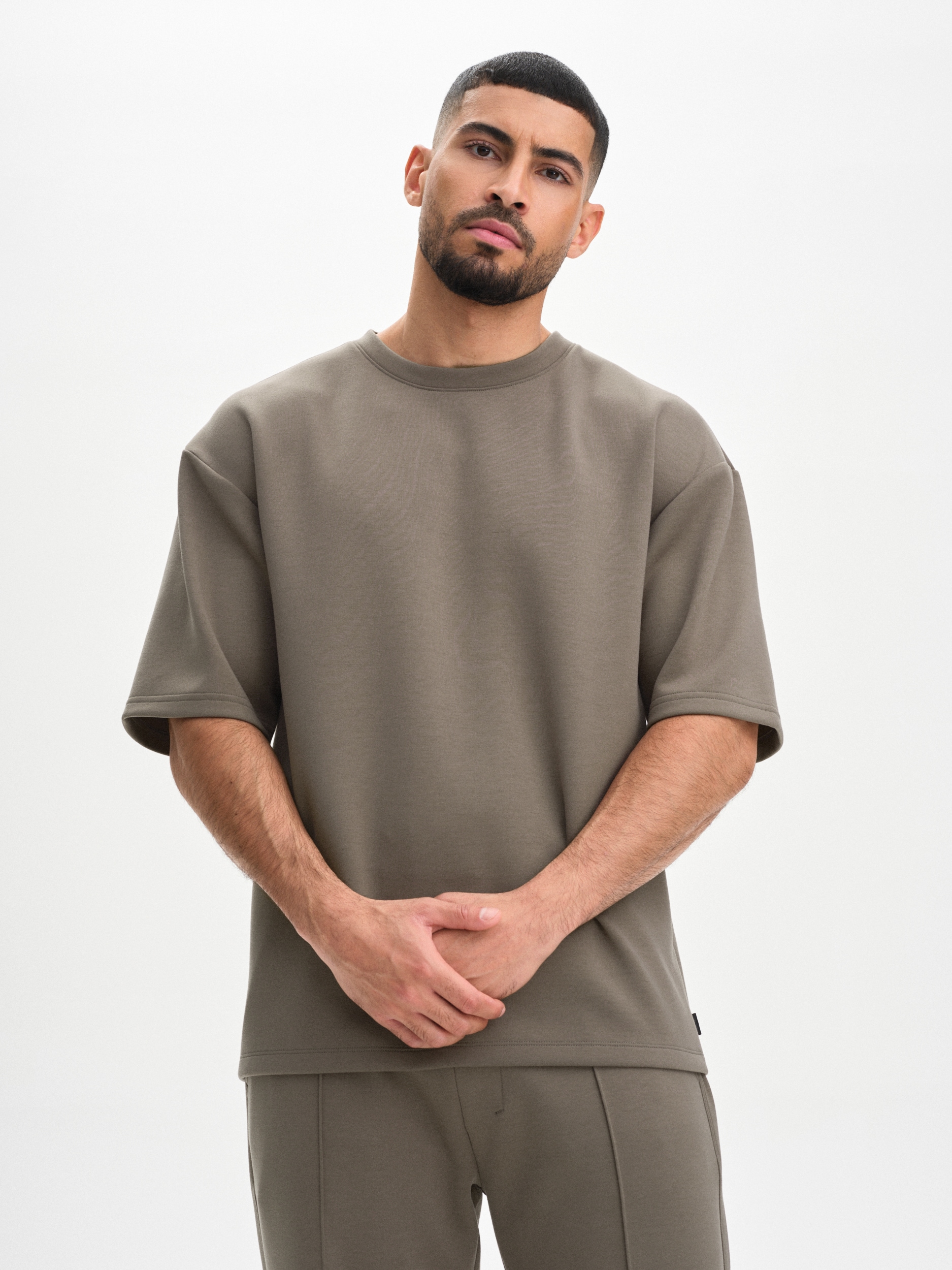 
SOC, 
M SOFT TEE, 
Detail 1

