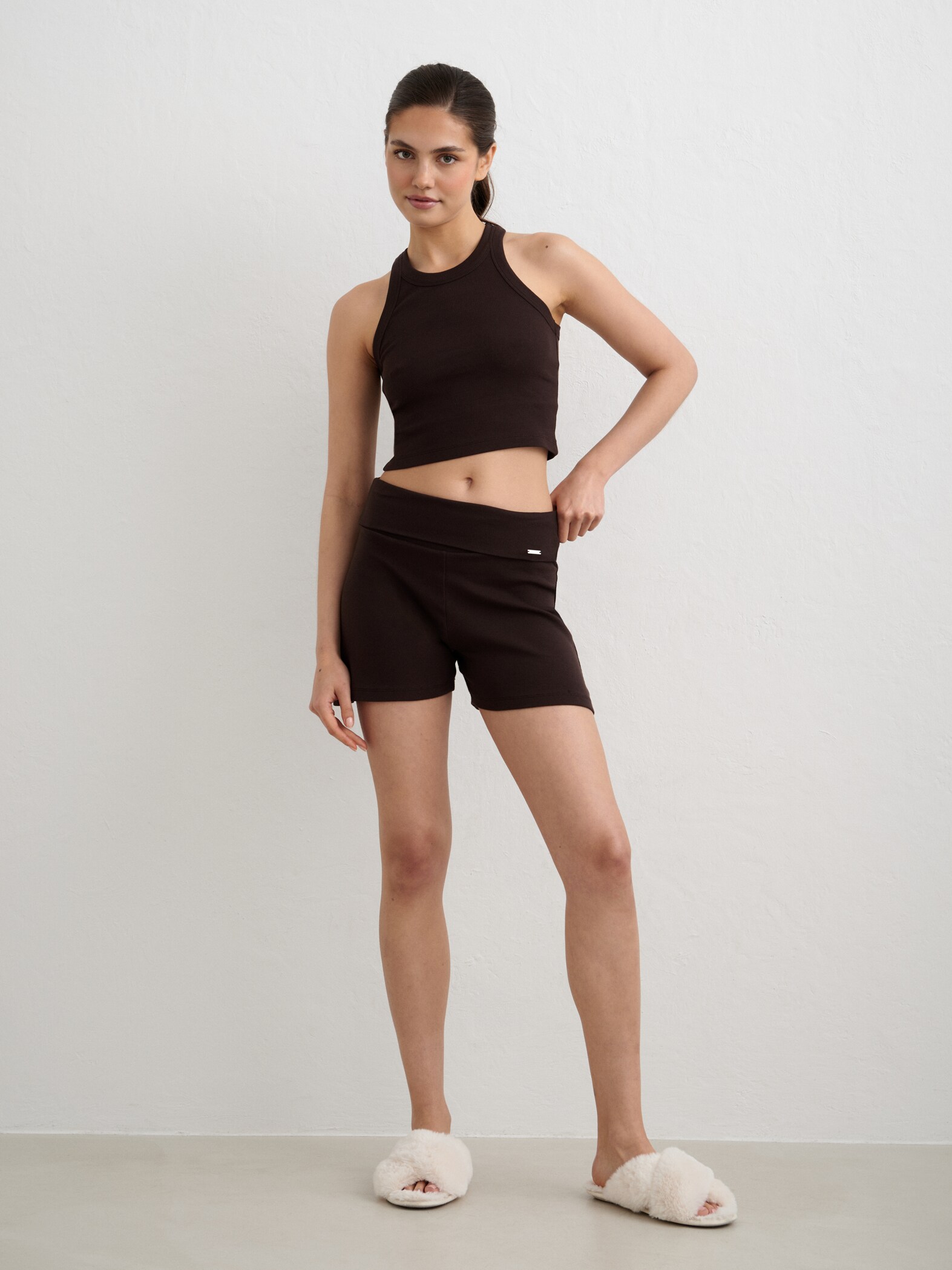 AIM&acute;N, W Ease Ribbed Shorts