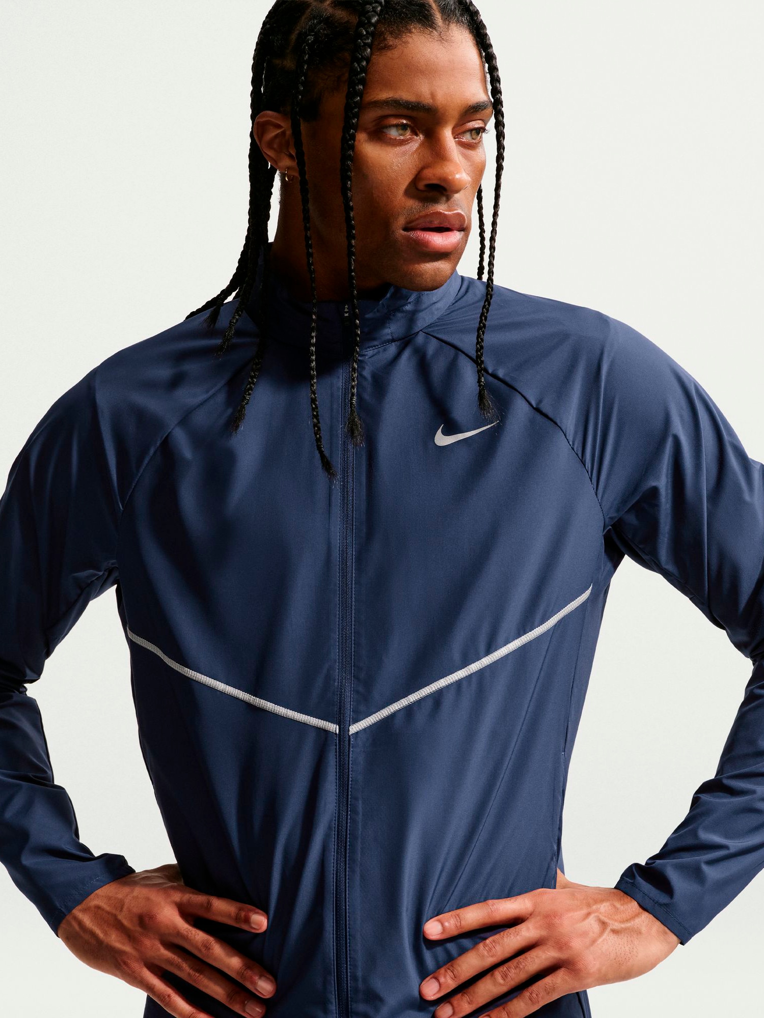 
NIKE, 
NIKE MILER MEN'S UV REPEL RUNNING J, 
Detail 1
