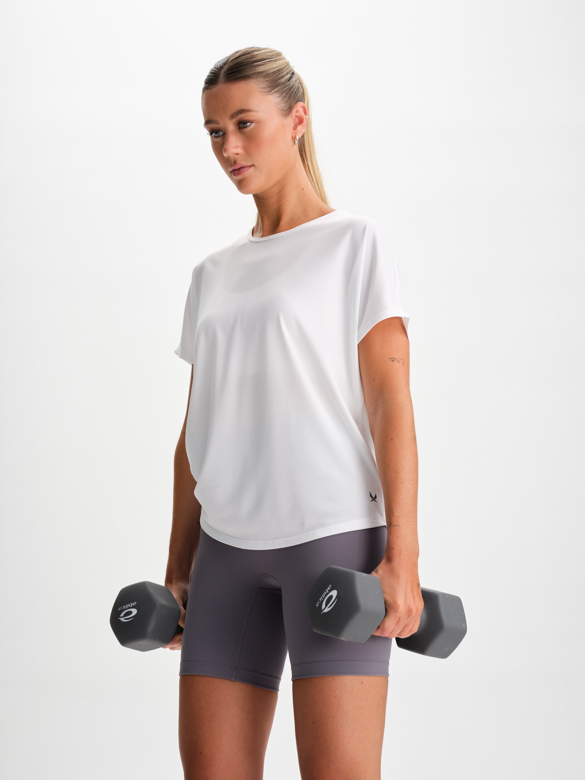 
SOC, 
W Core Tee, 
Detail 1
