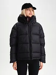 W Merapi Jacket - Black Model01 Small1x1