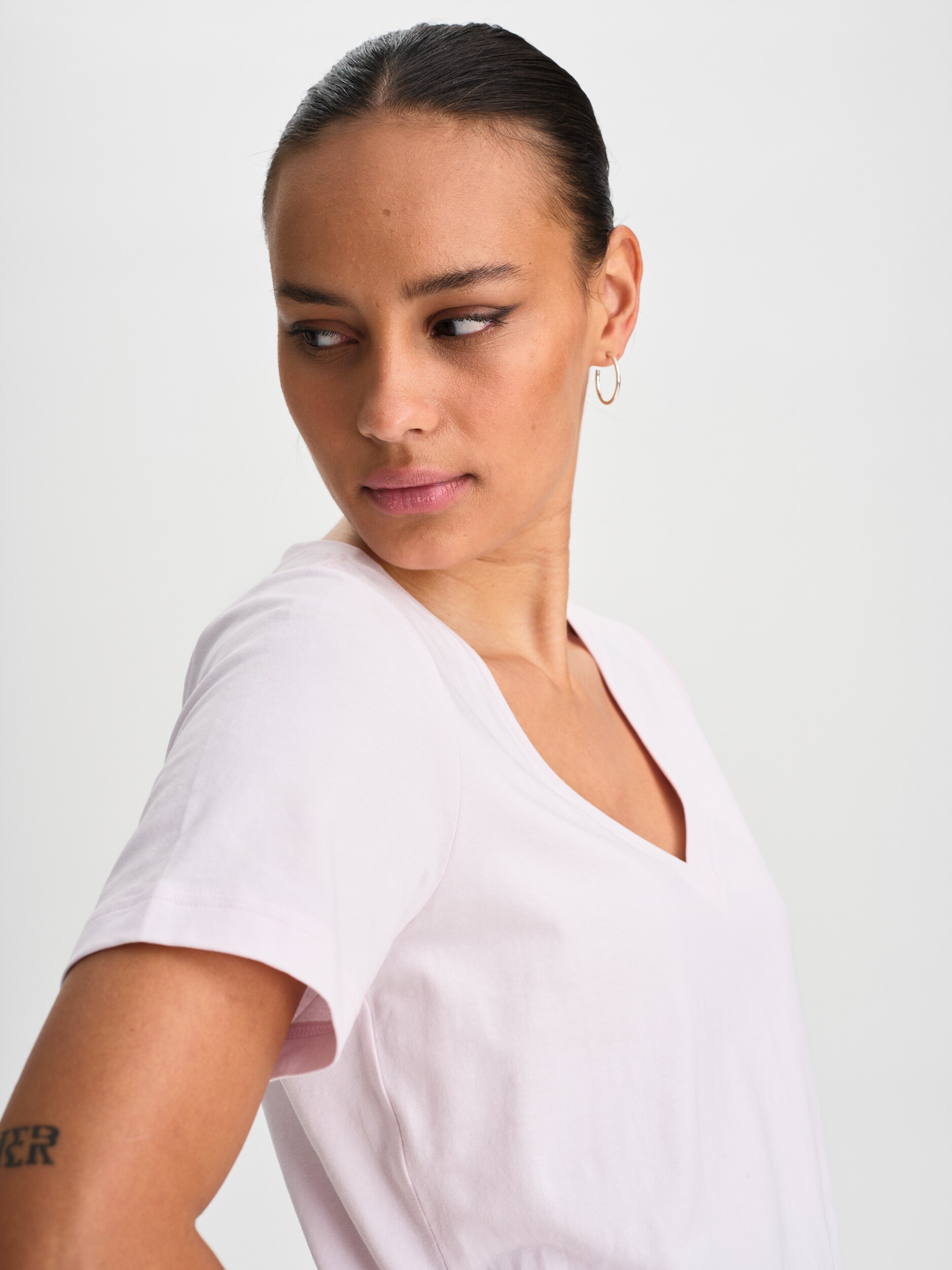 SOC, W REGULAR FIT V-NECK TEE