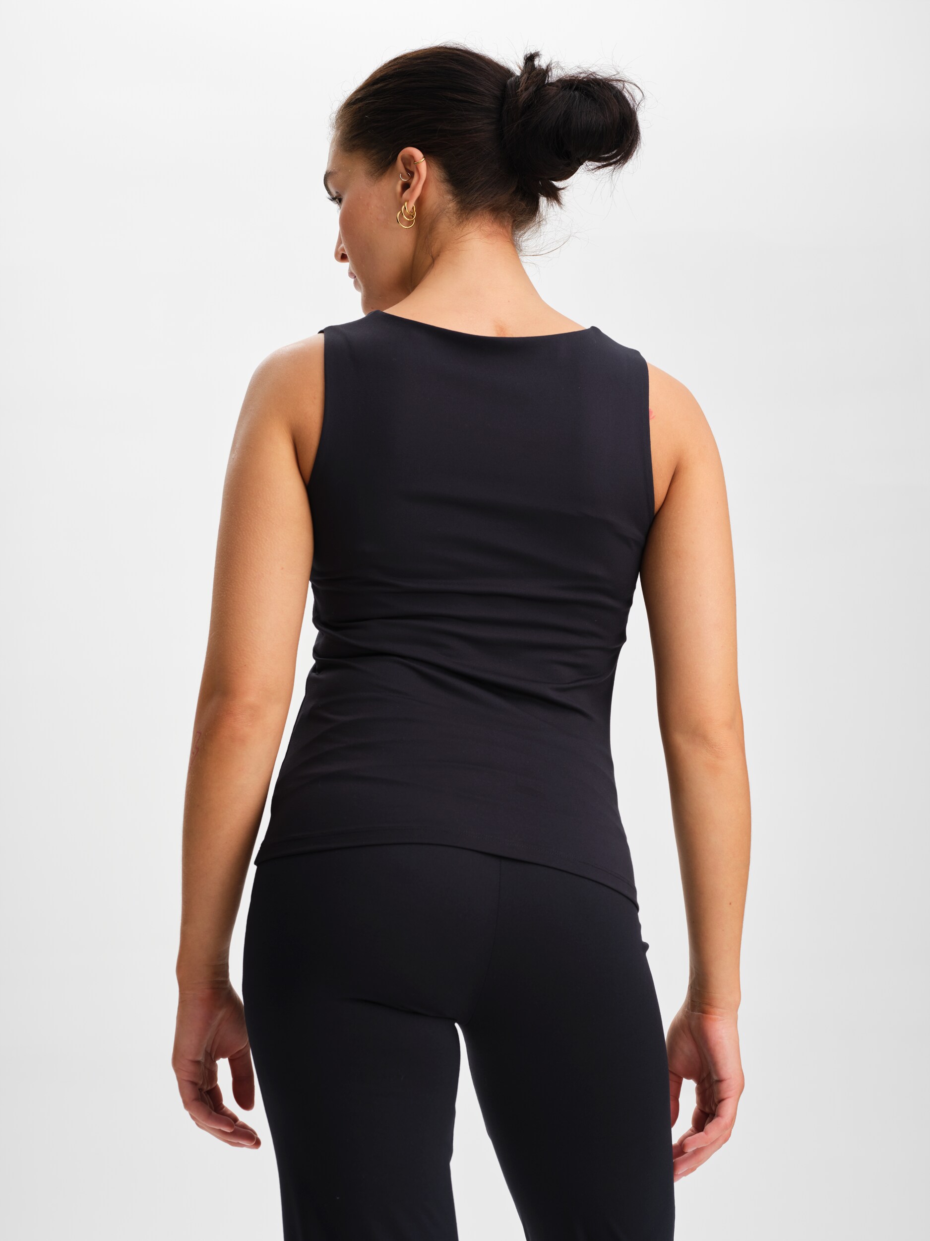 SOC, W Soft Square Singlet