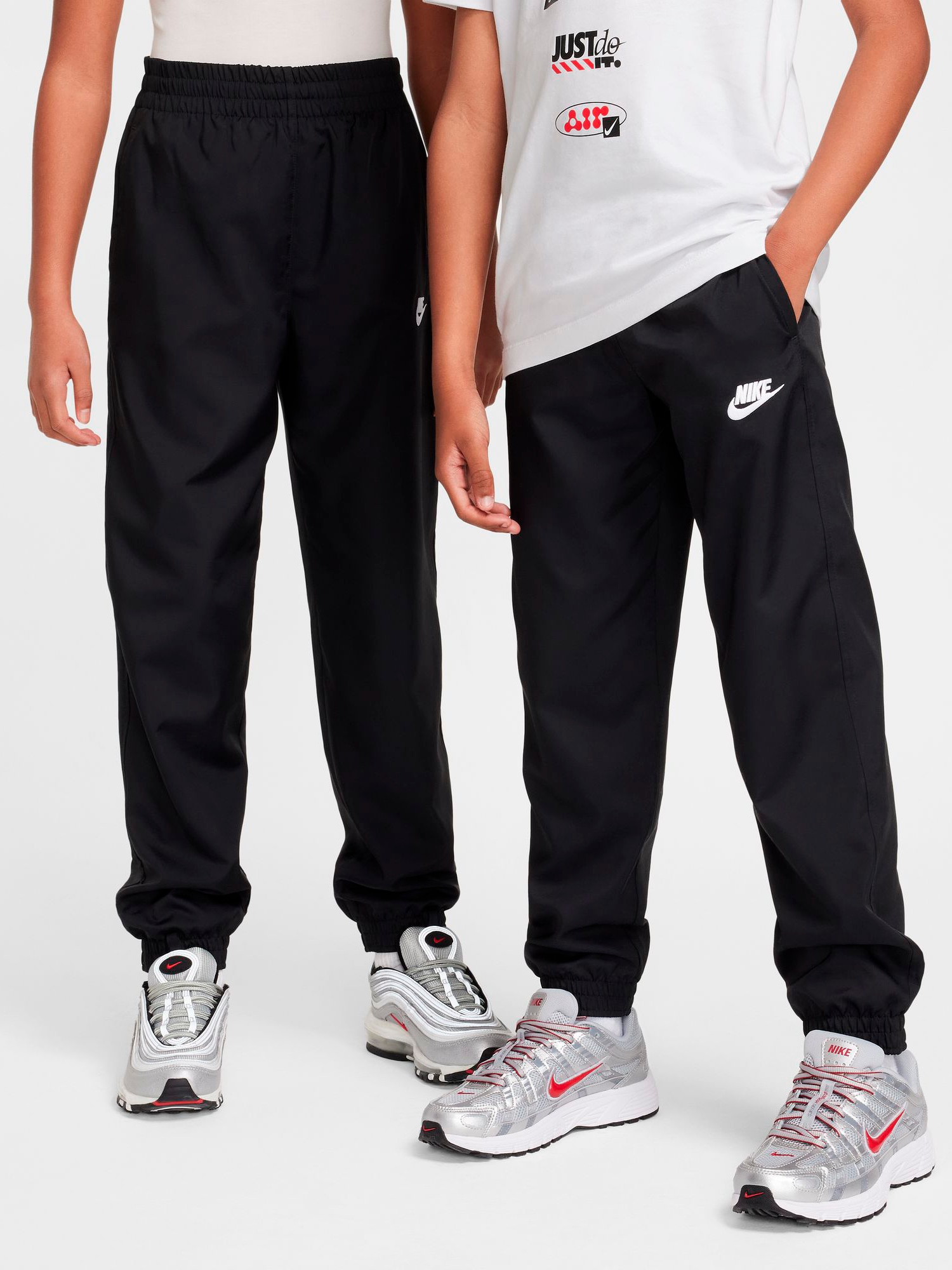 
NIKE, 
J SPORTSWEAR CLUB PNT, 
Detail 1
