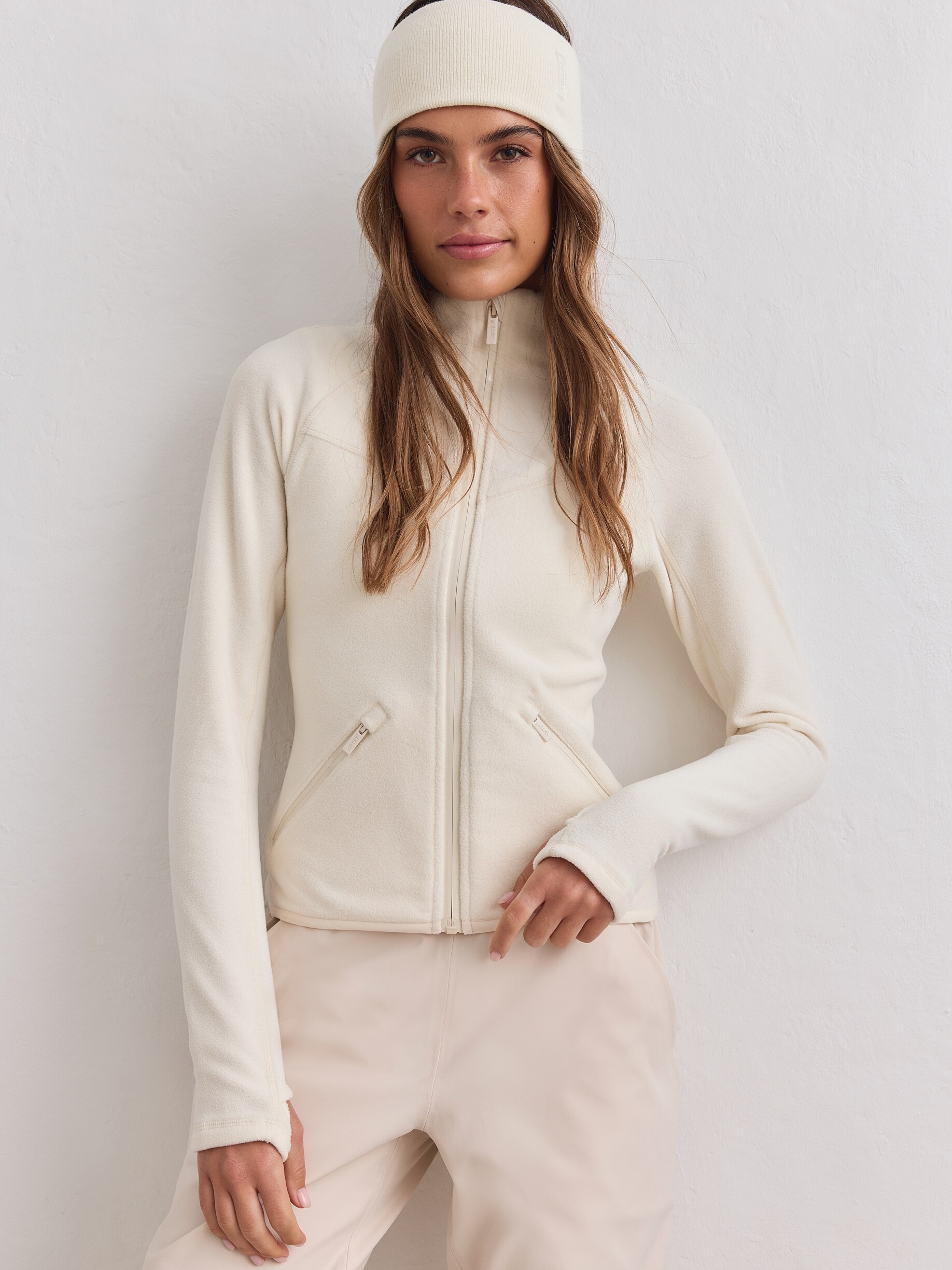 
AIM&acute;N, 
STRETCH FLEECE ZIP JACKET, 
Detail 1
