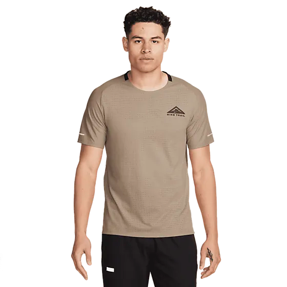 395973103101 NIKE M Nk Df Solar Chase Ss Top 395973103101 NIKE M Nk Df Solar Chase Ss Top Model01 Detail