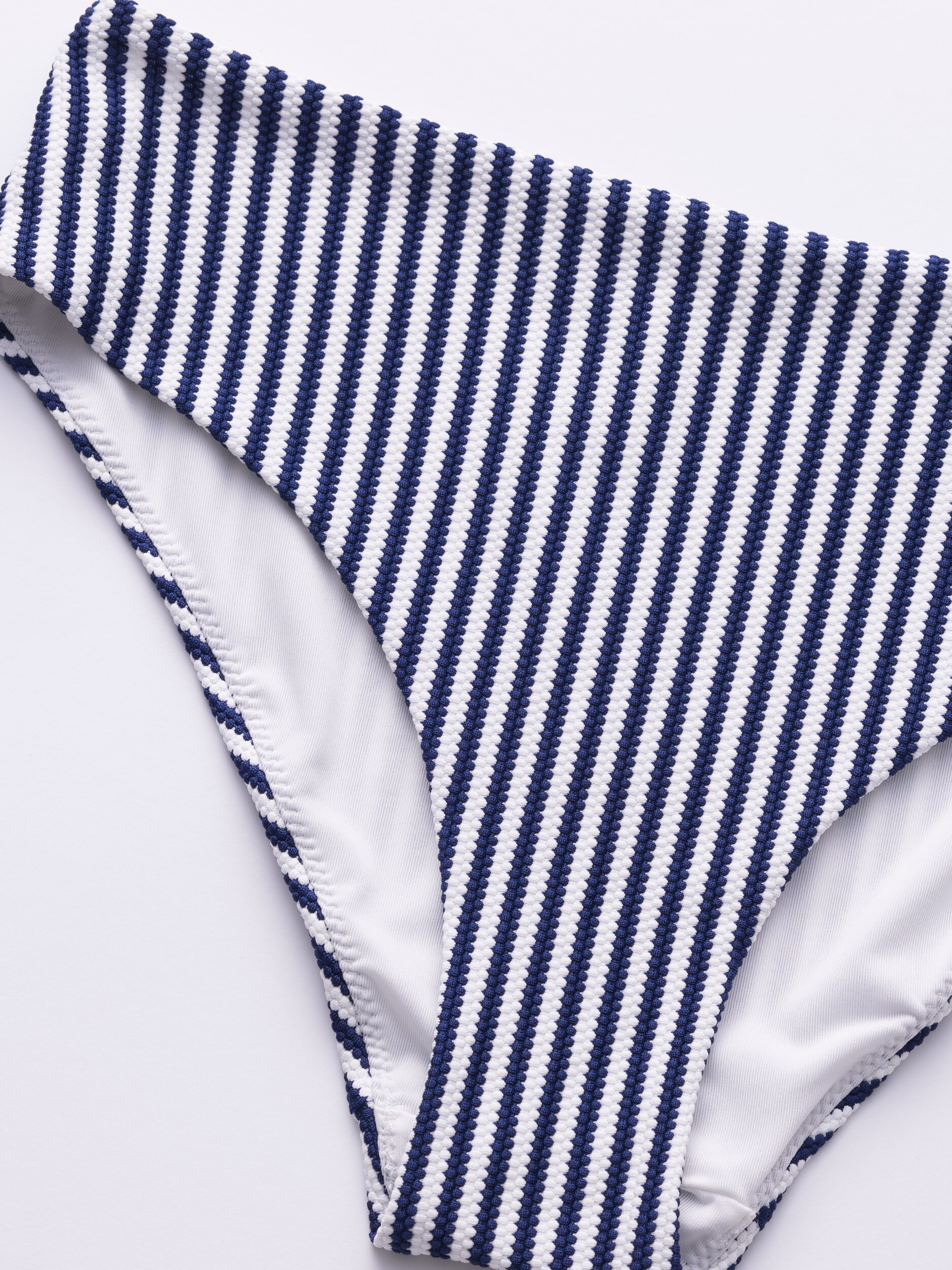 RACE MARINE, W Eirine Brief