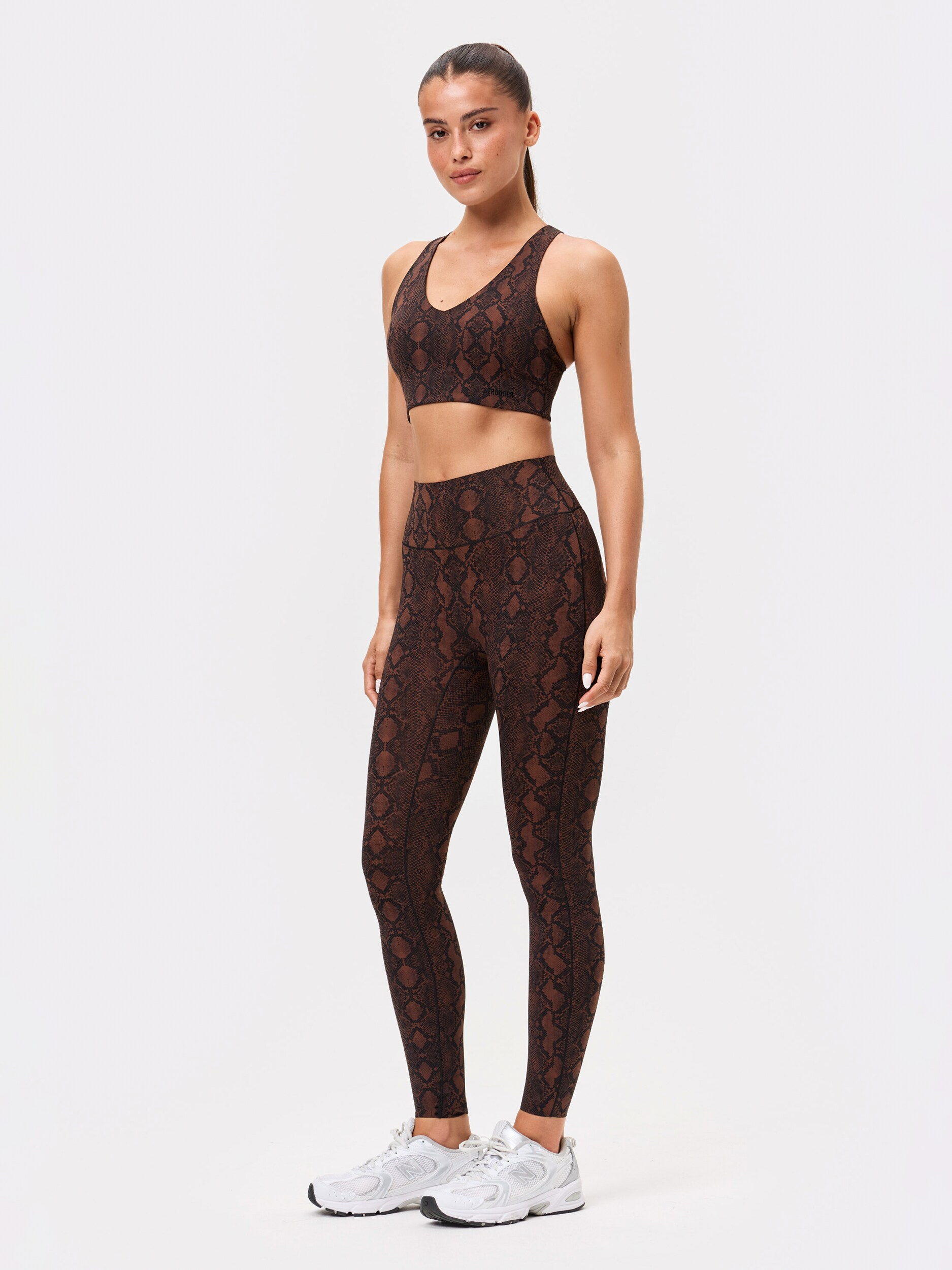 STRONGER, Sleek Printed Leggings