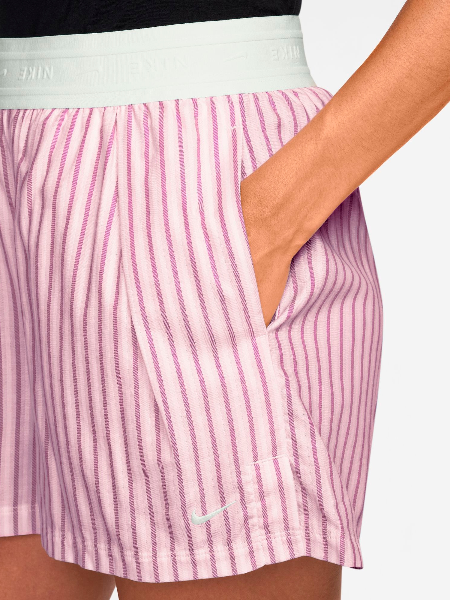 NIKE, W CHILL POPLIN STRIPE SHORTS