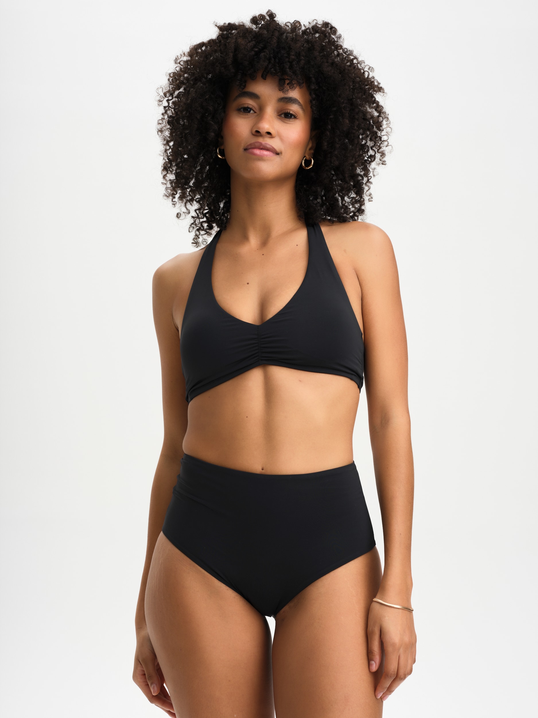 
SOC, 
W COAST HALTER TOP, 
Detail 1
