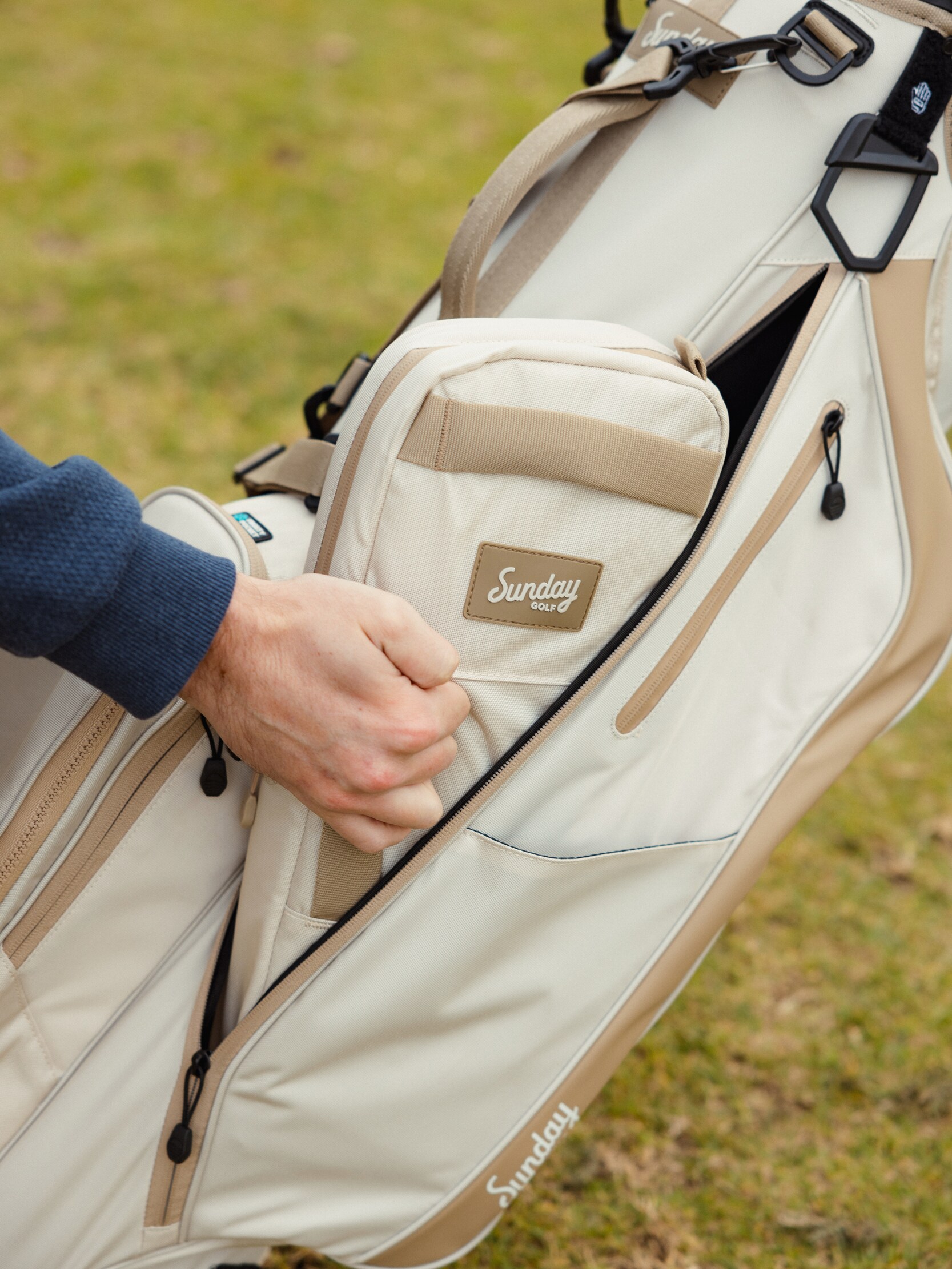 
SUNDAY GOLF, 
BIG FROSTY, 
Detail 1
