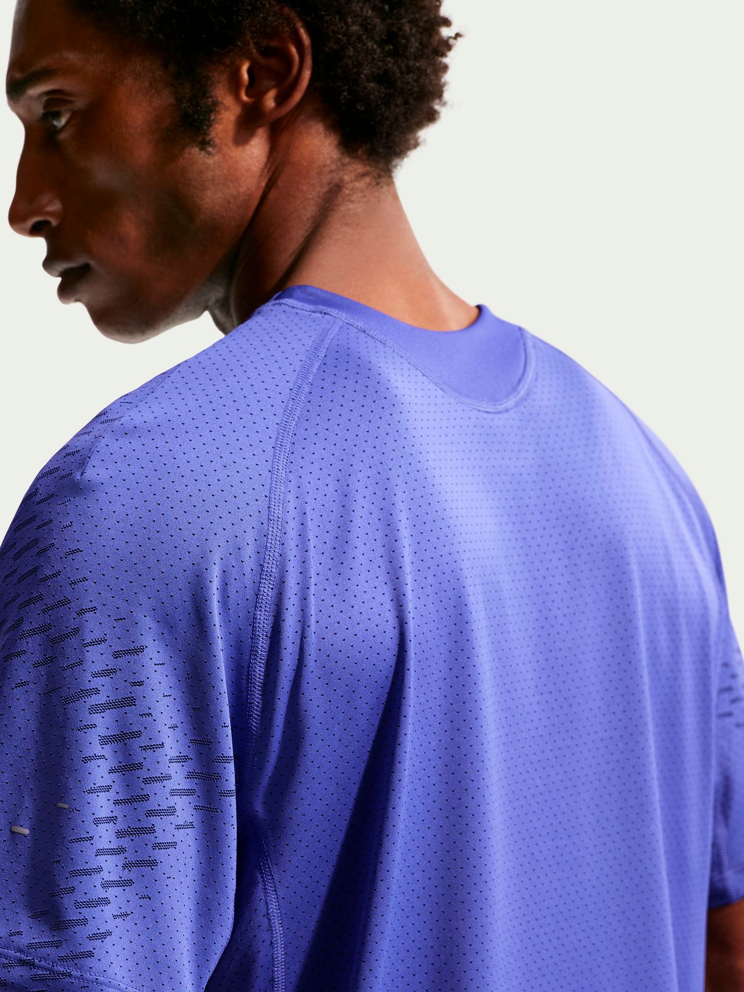 NIKE, M NK DFADV STRIDE SS TOP