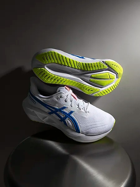 404858101102 ASICS W Novablast 5 404858101102 ASICS W Novablast 5 Model01 Detail