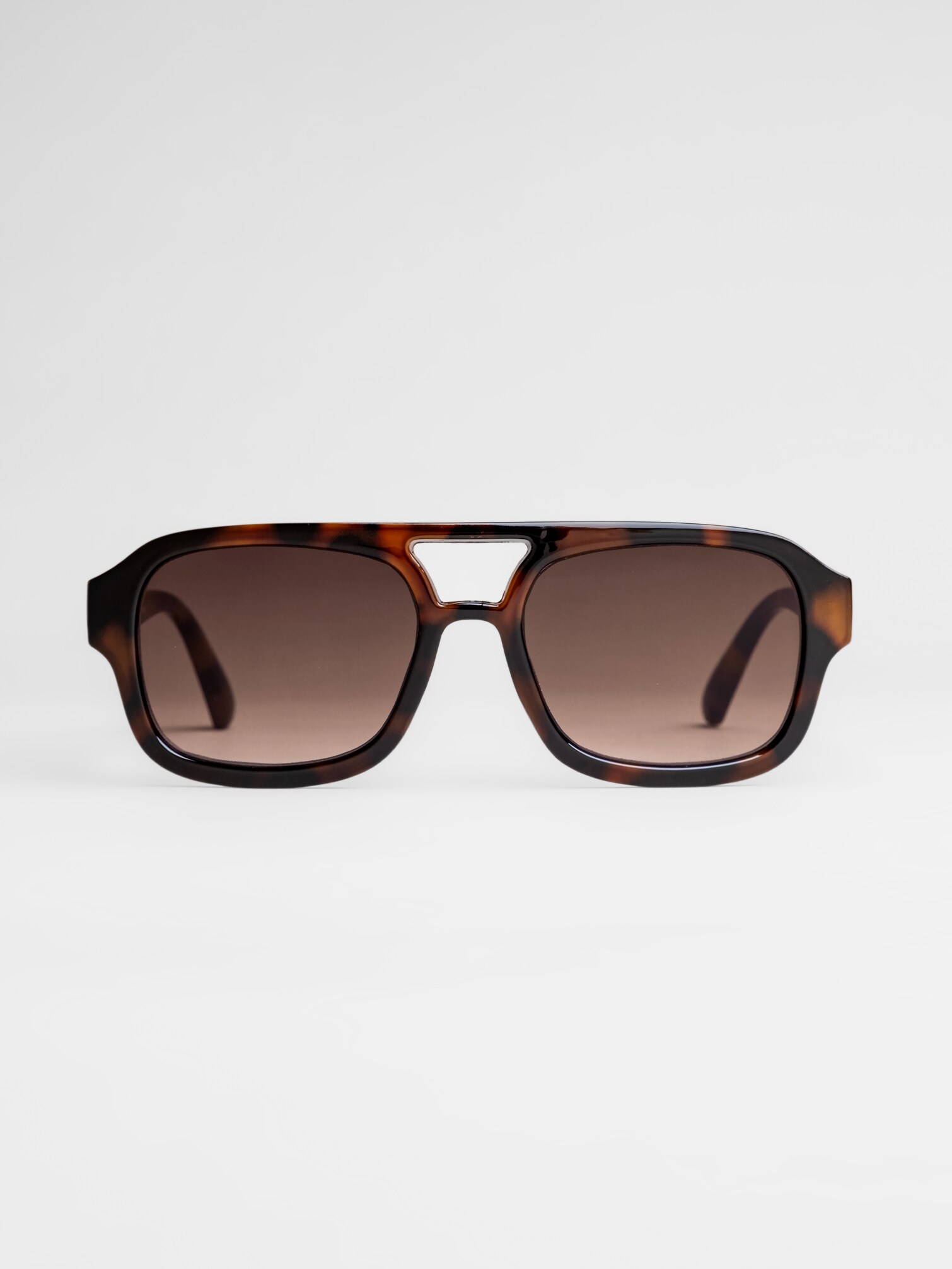 
ELLA & JAY, 
ACE, 
Detail 1
