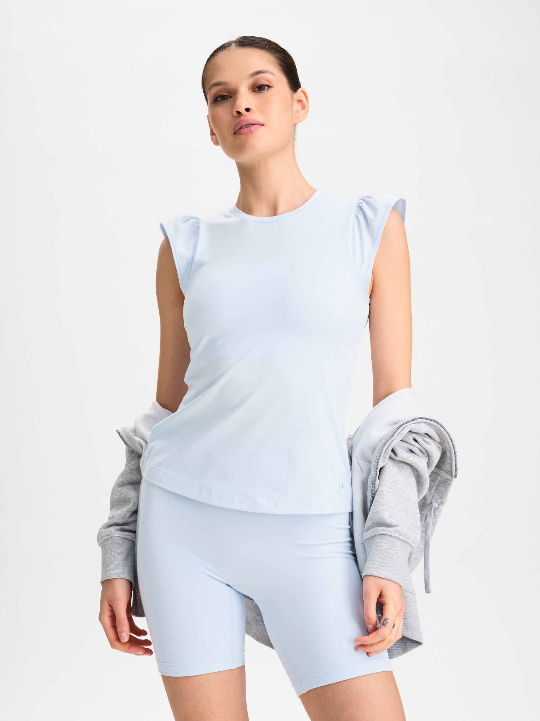 
SOC, 
W Soft Fitness Frill Top, 
Detail 1
