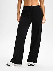 W SOFT POCKET PANT - BLACK Model01 Small1x1