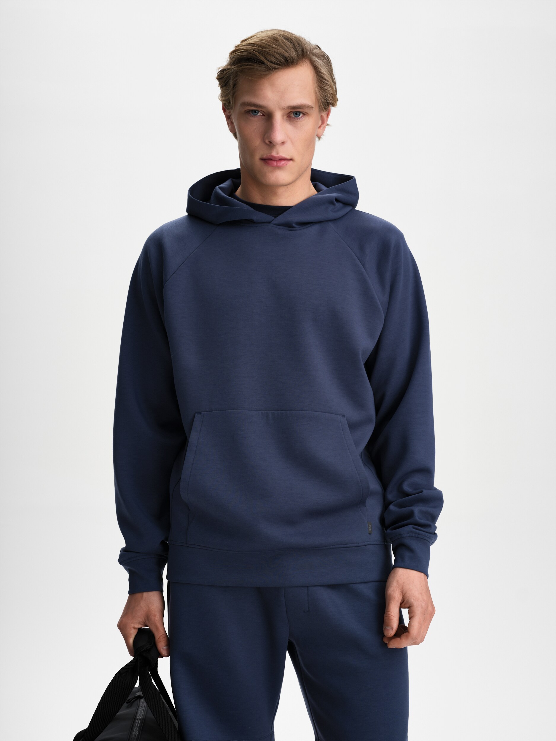 
SOC, 
M SOFT HOOD, 
Detail 1
