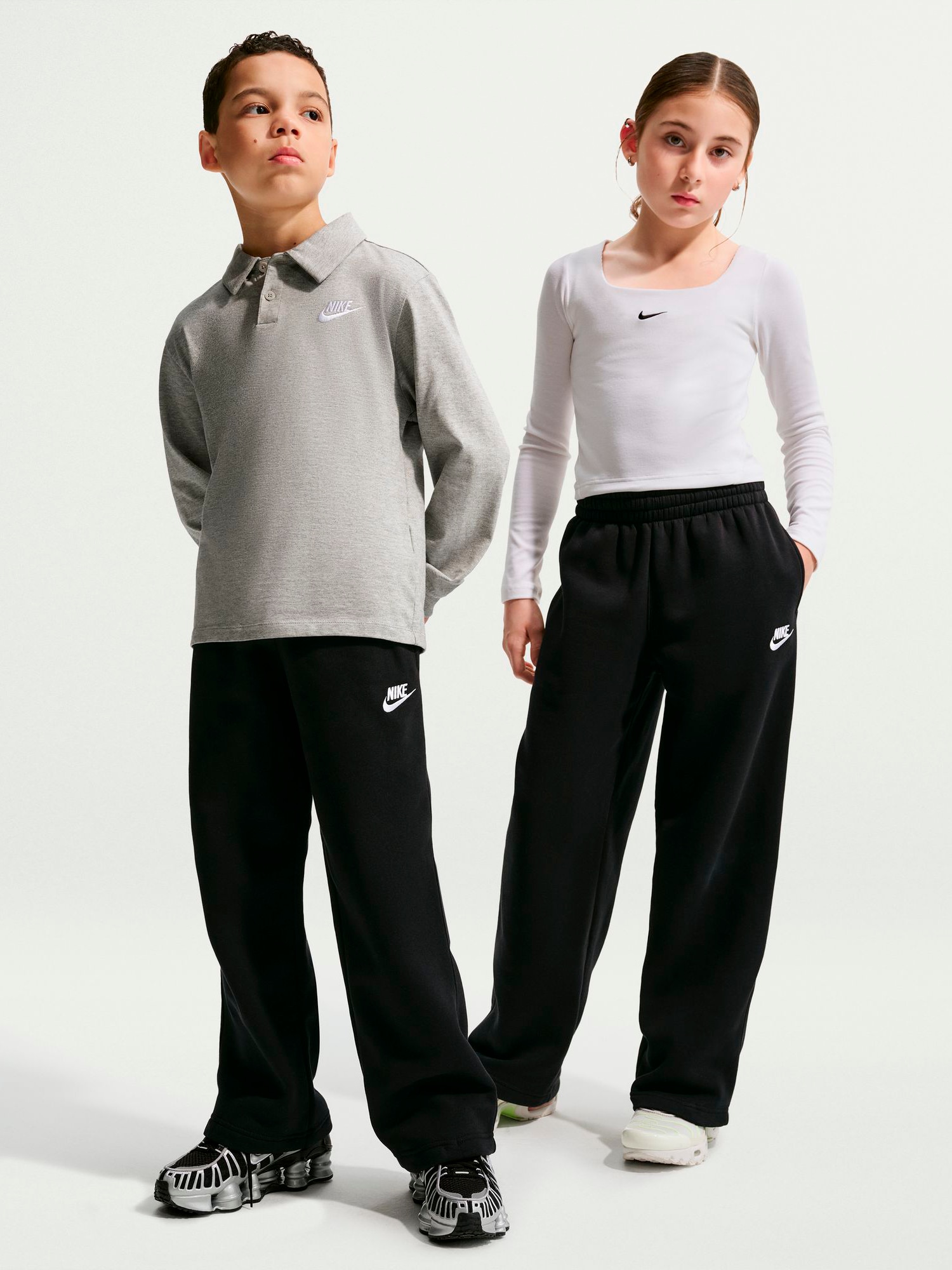 
NIKE, 
J NIKE SPORTSWEAR, 
Detail 1
