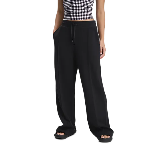 400689101101 SOC W Soft Pocket Pant 400689101101 SOC W Soft Pocket Pant Model01 Detail