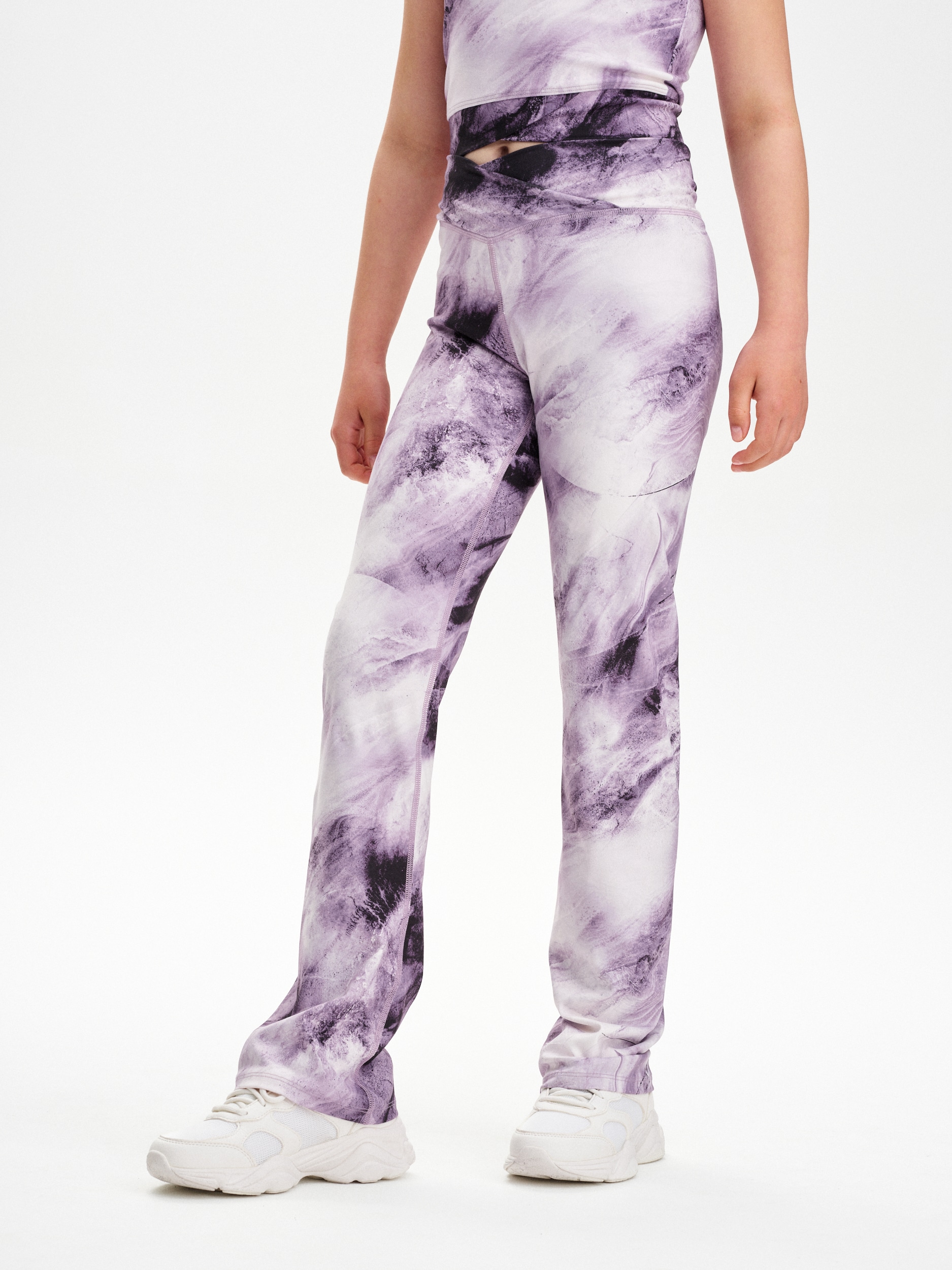 
SOC, 
J BTS WRAP FLARE TIGHTS, 
Detail 1
