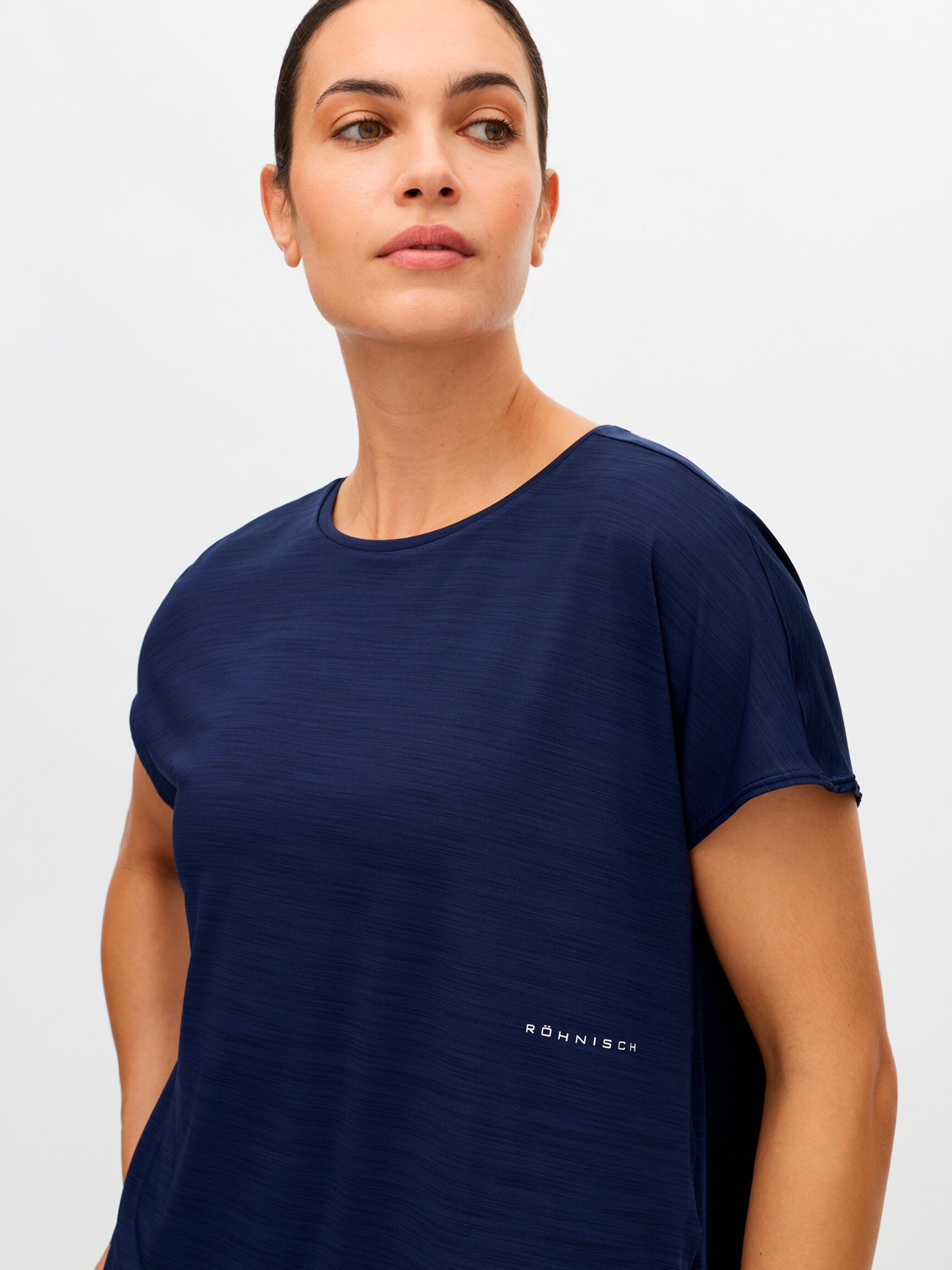 R&Ouml;HNISCH, Motion Tee