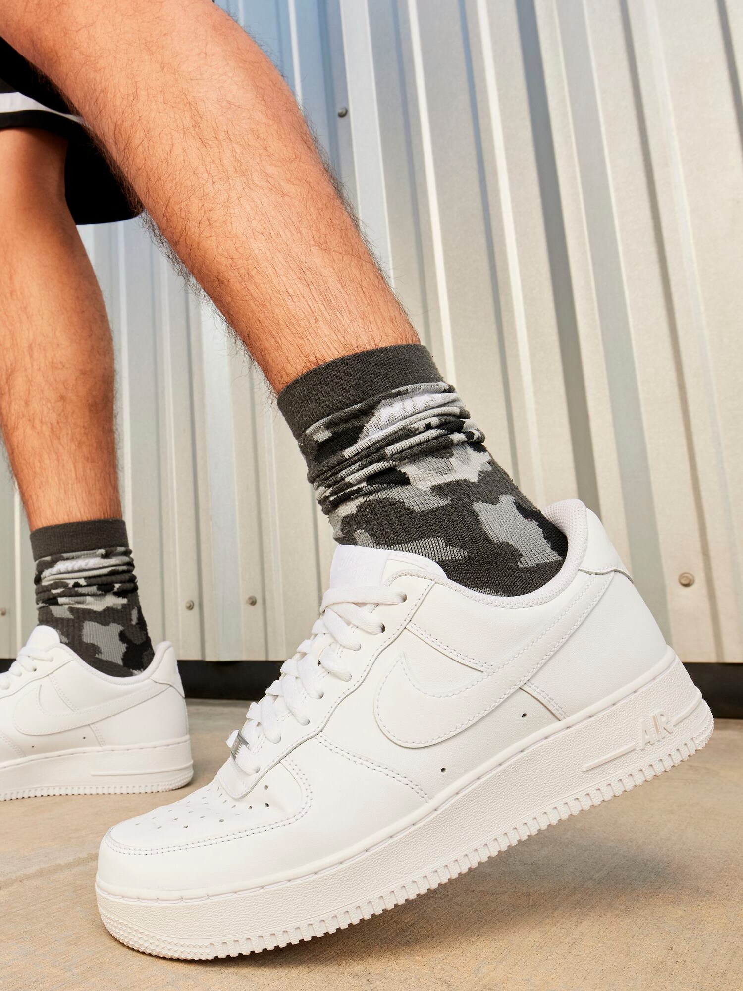 
NIKE, 
NIKE AIR FORCE 1 '07 MEN'S SHOES, 
Detail 1
