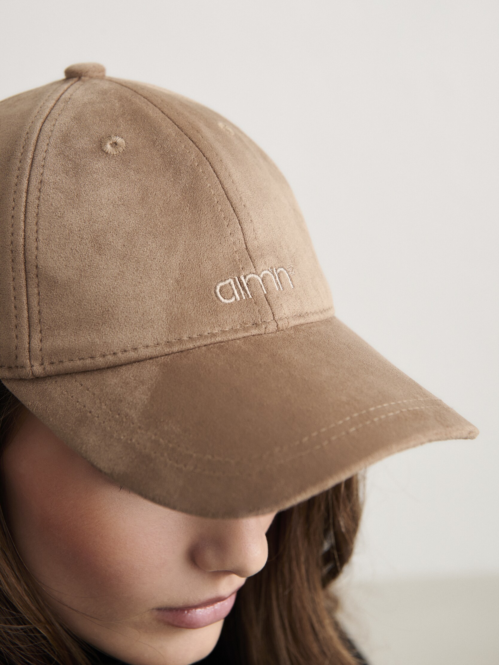 AIM&acute;N, W SMALL LOGO SUEDE CAP