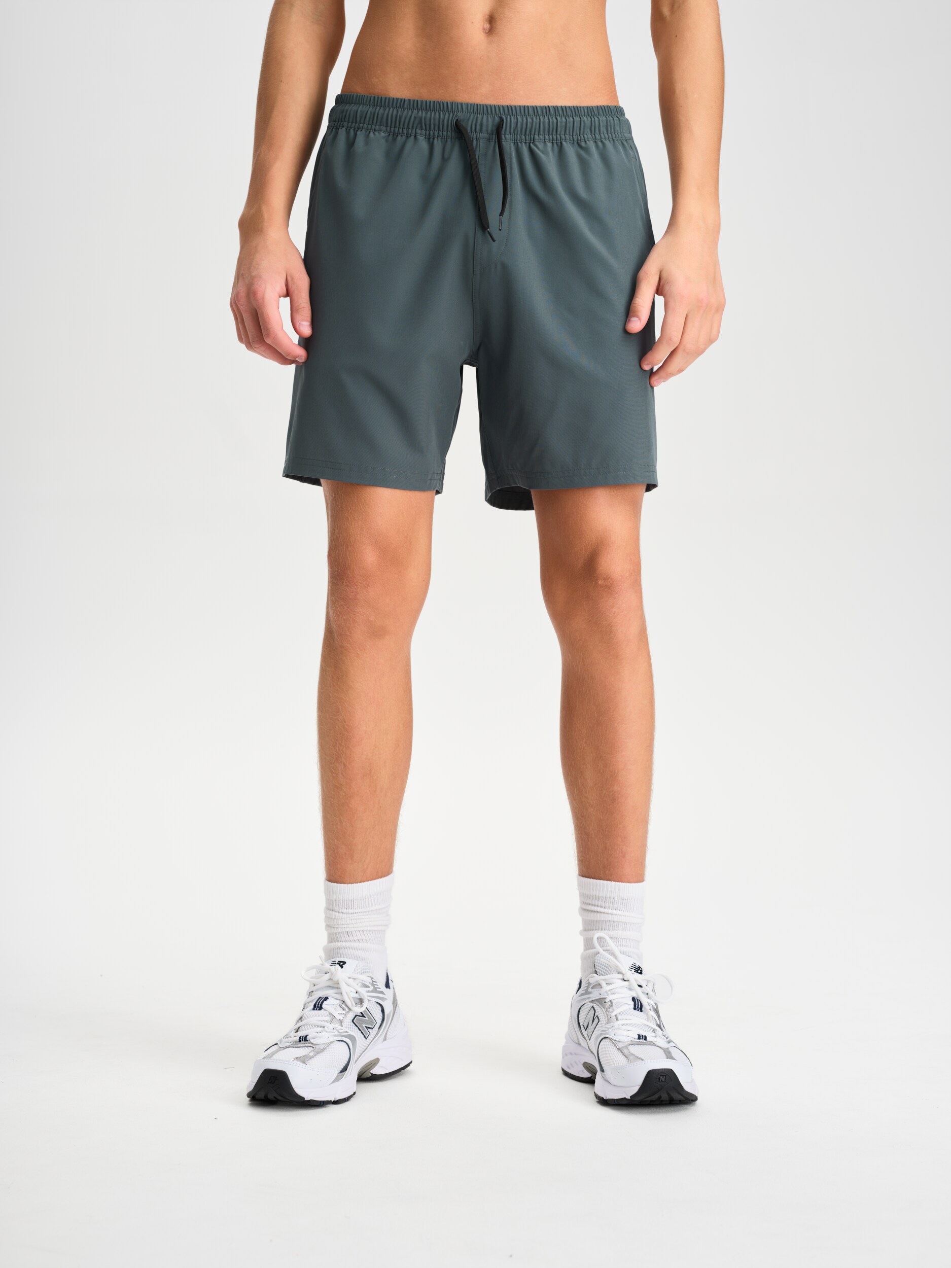 
SOC, 
M BASE SHORTS, 
Detail 1
