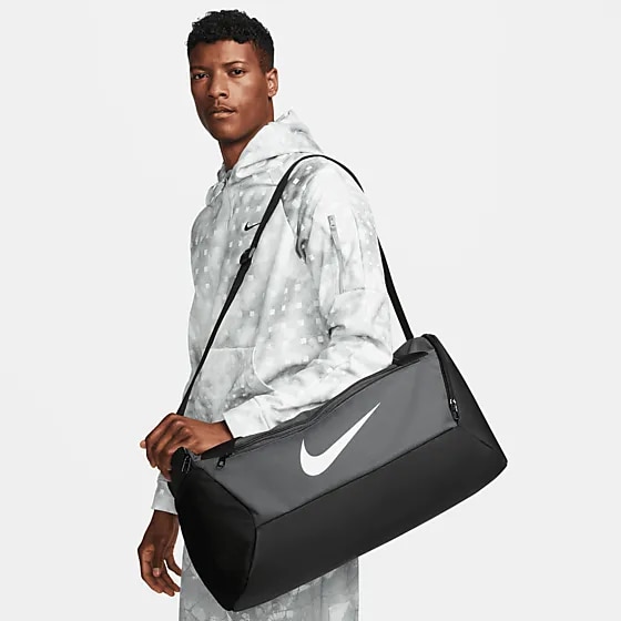 360391109101 NIKE Nk Brasilia 9.5 Duffel Bag 360391109101 NIKE Nk Brasilia 9.5 Duffel Bag Model01 Detail