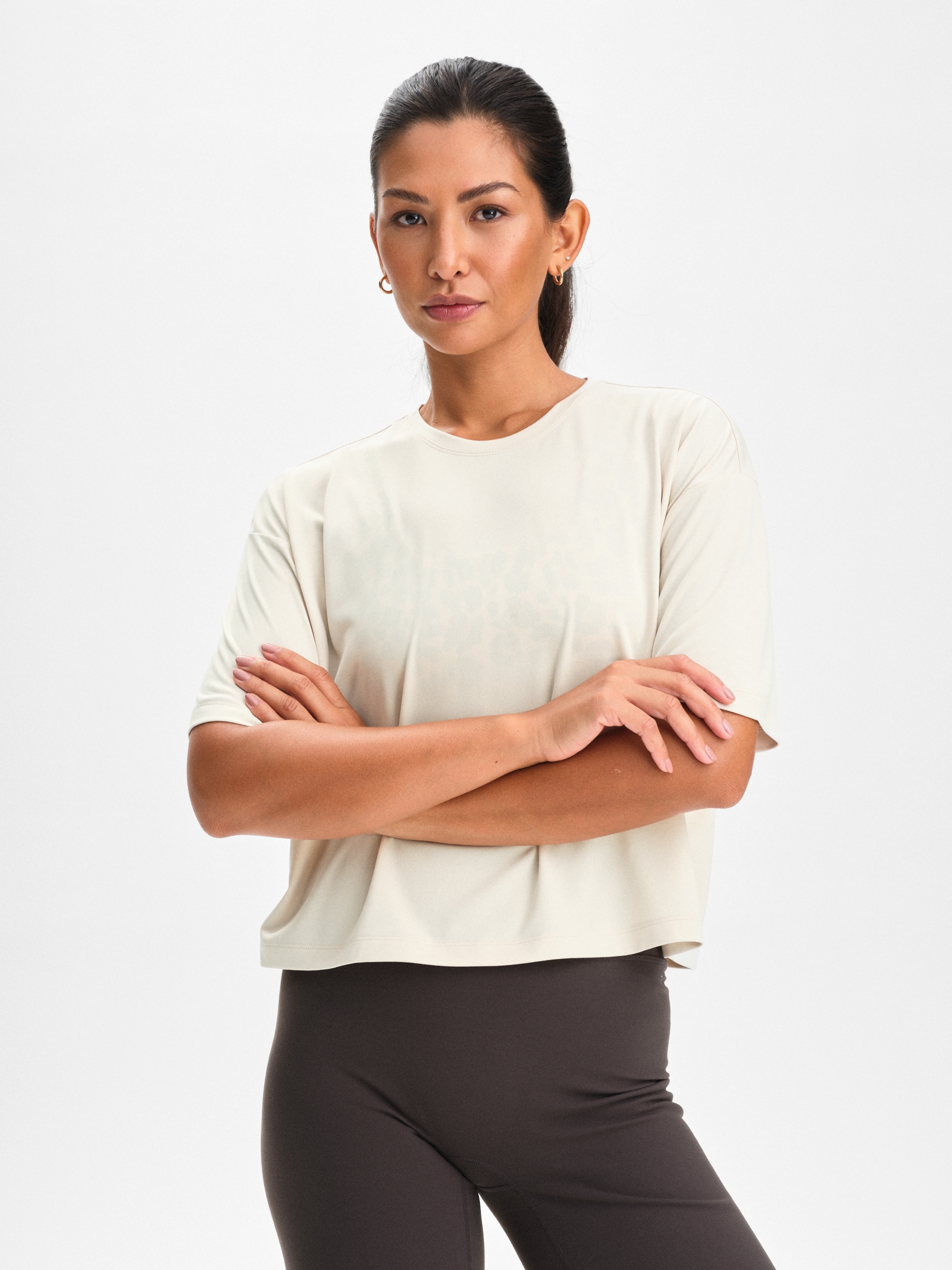 
SOC, 
W FITNESS TEE, 
Detail 1
