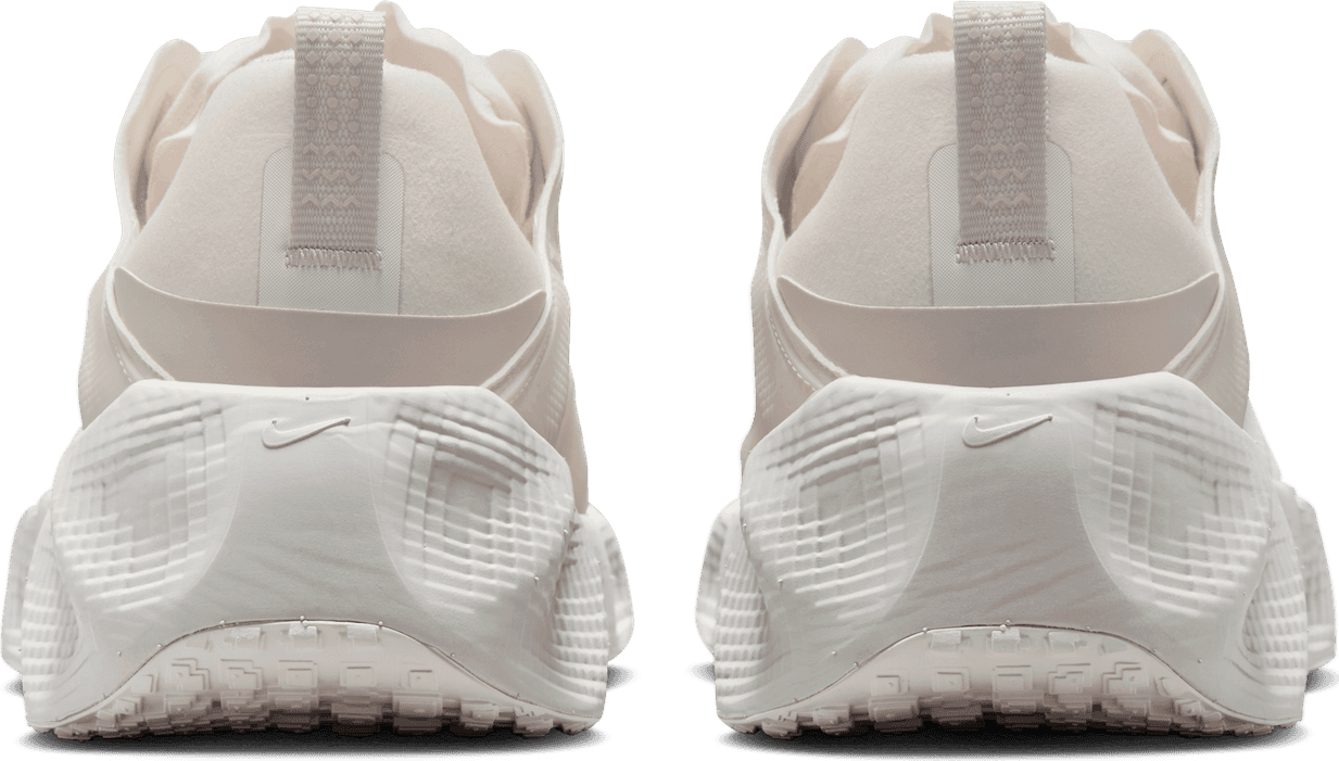 NIKE, M AVA ROVER