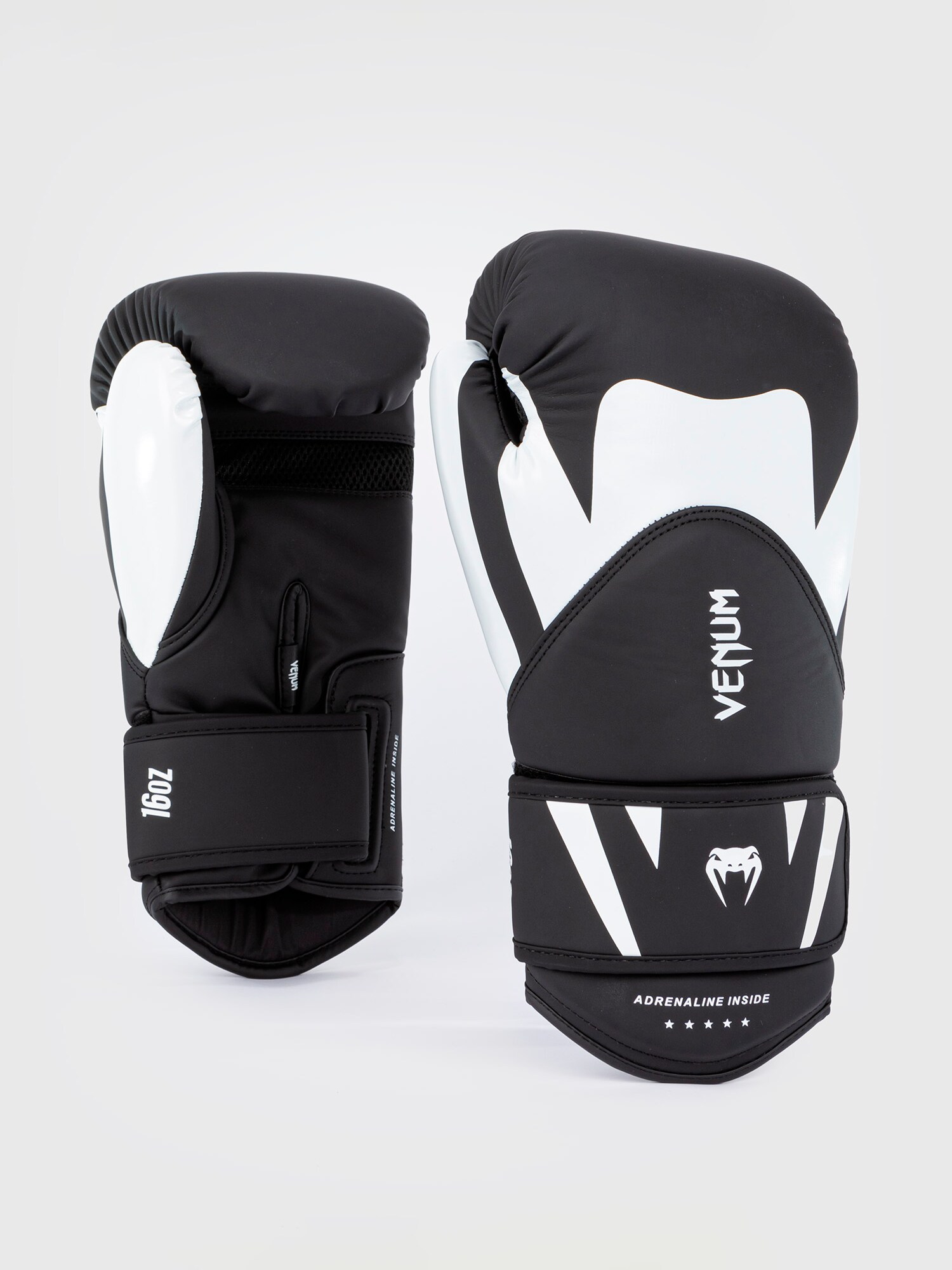 
VENUM, 
CHALLENGER 4 BOXING GLOVE, 
Detail 1
