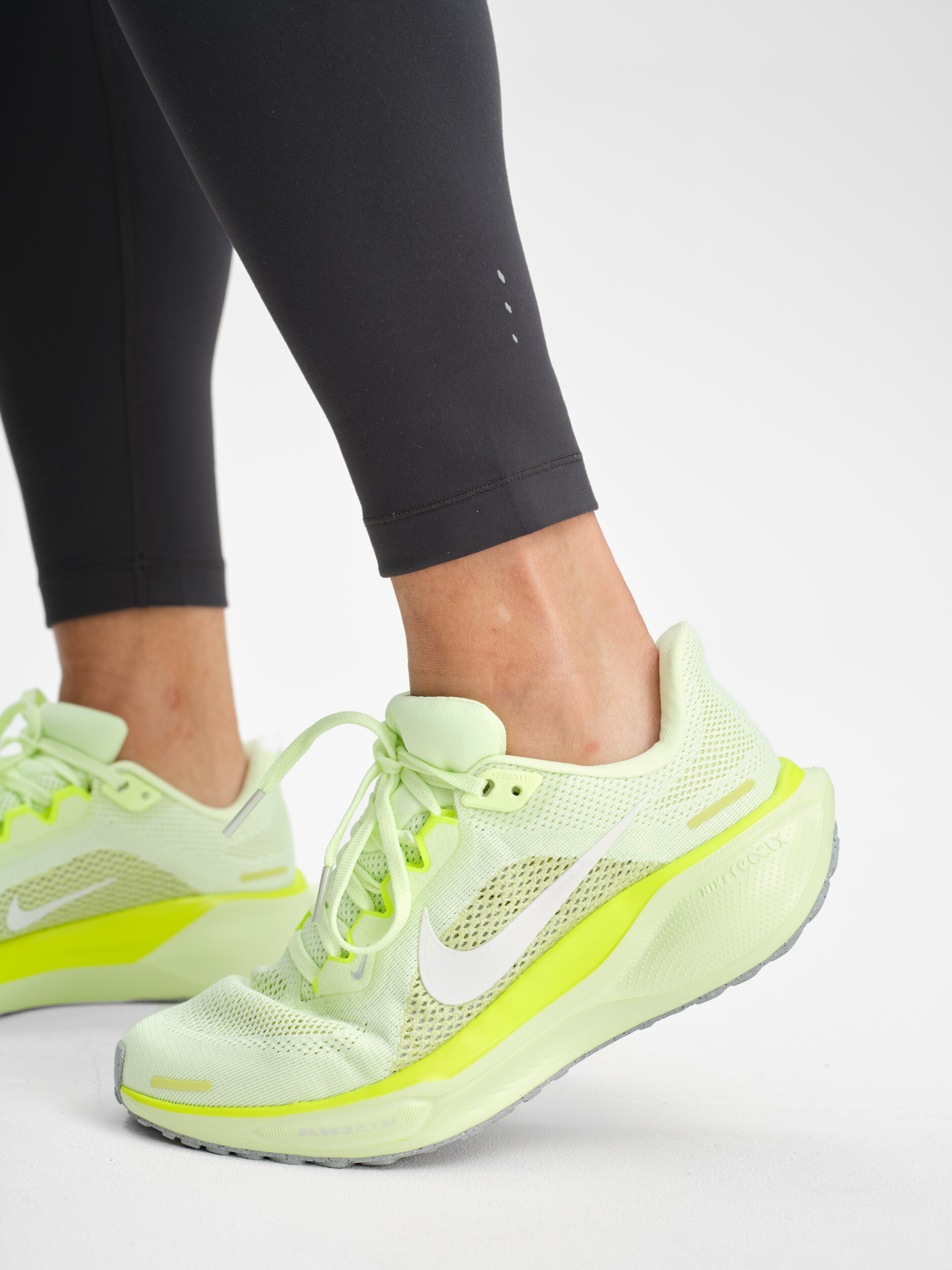 SOC, W Run Motion Tights