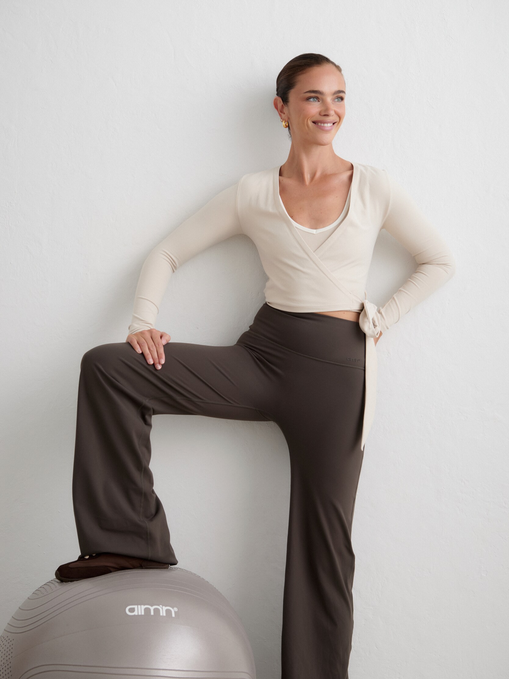 AIM&acute;N, Shape Seamless Wrap Long Sleeve