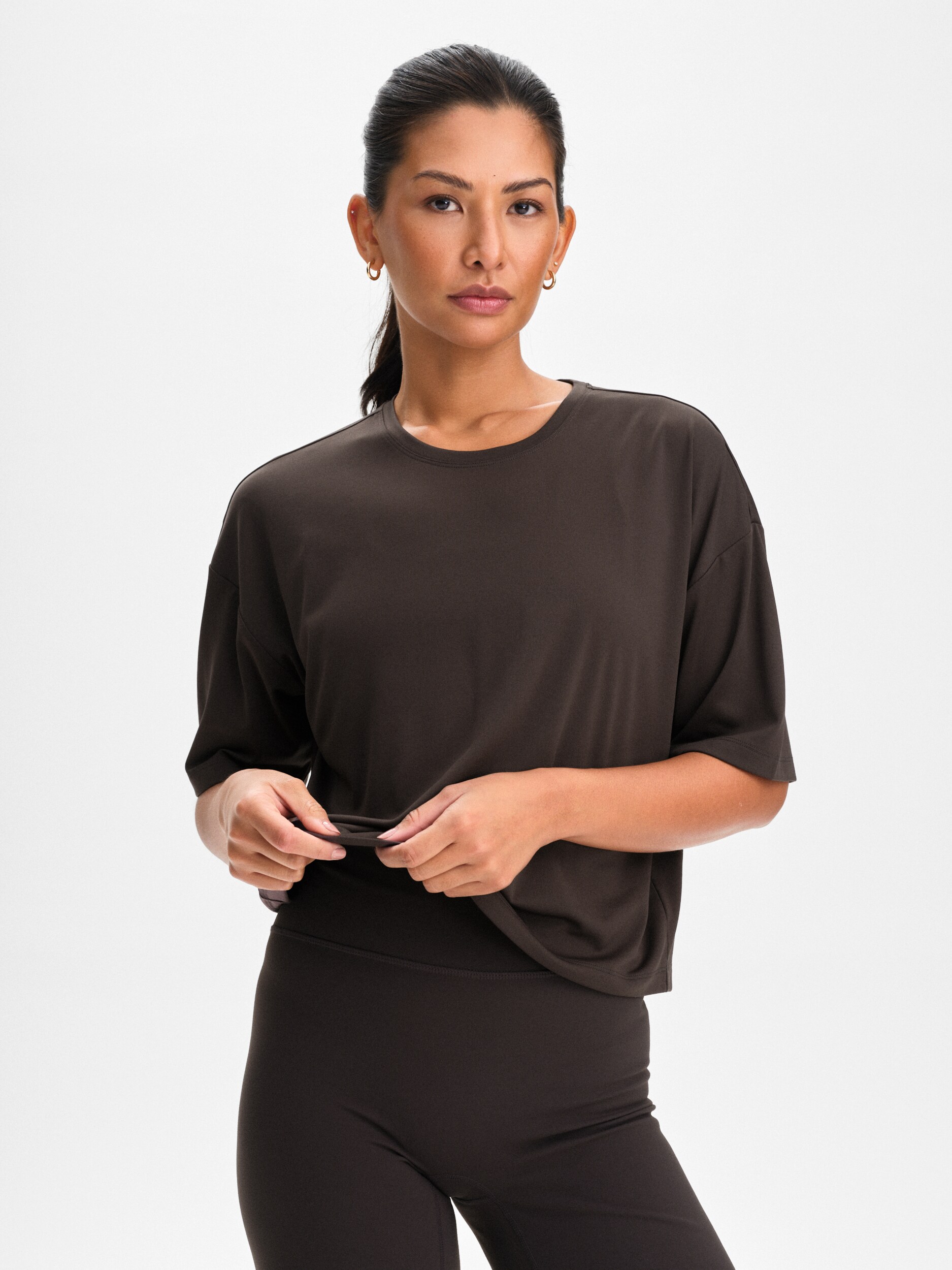 
SOC, 
W FITNESS TEE, 
Detail 1
