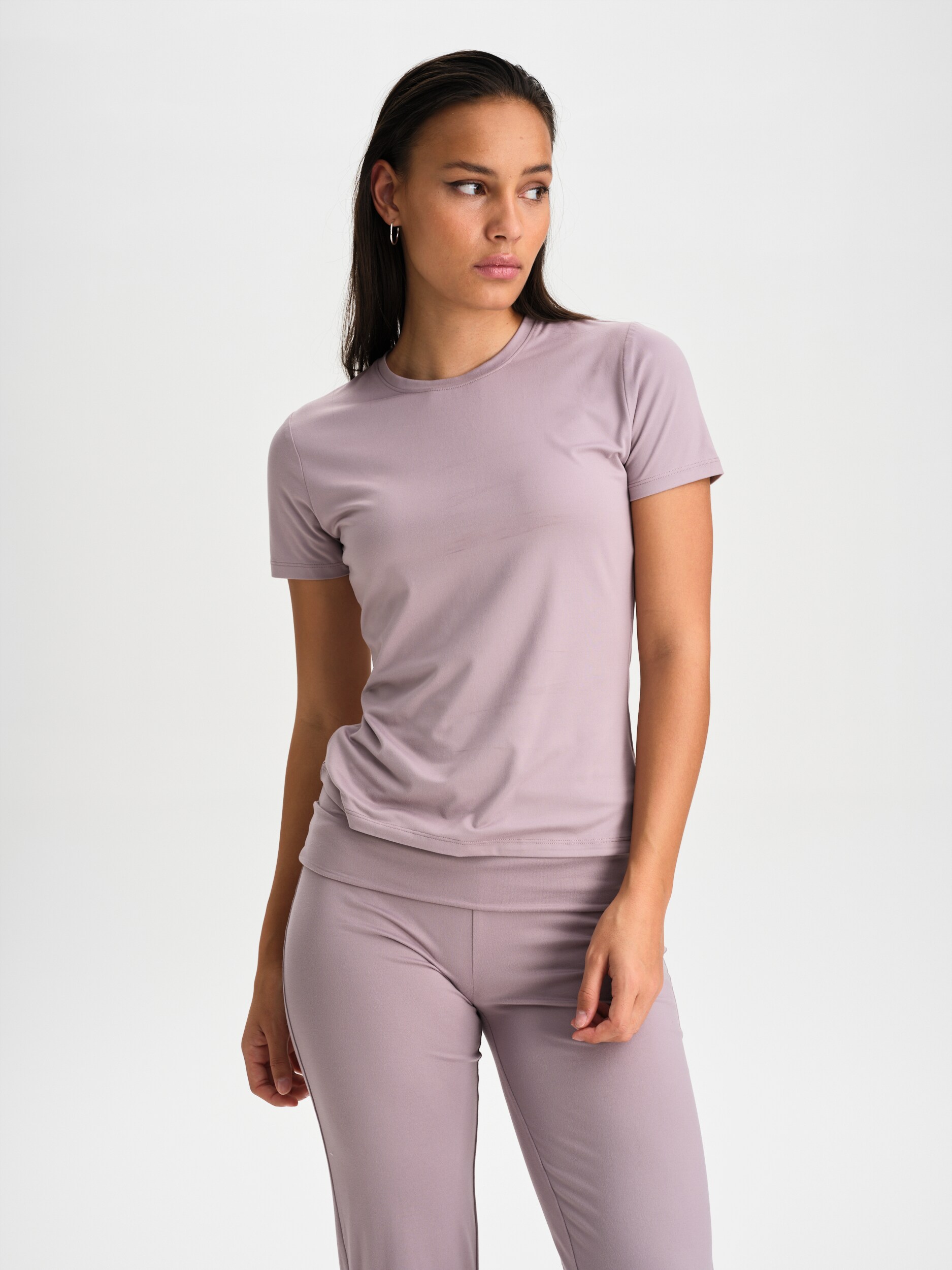 
SOC, 
W Soft Tee, 
Detail 1
