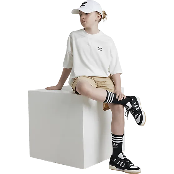 406391102101 ADIDAS ORIGINALS TEE 406391102101 ADIDAS ORIGINALS TEE Model01 Detail