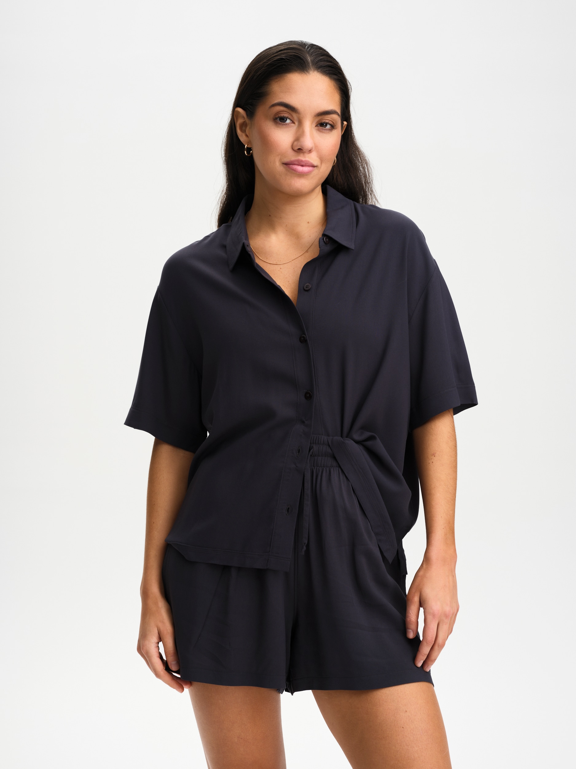 
SOC, 
W BEACH DAY SHIRT, 
Detail 1
