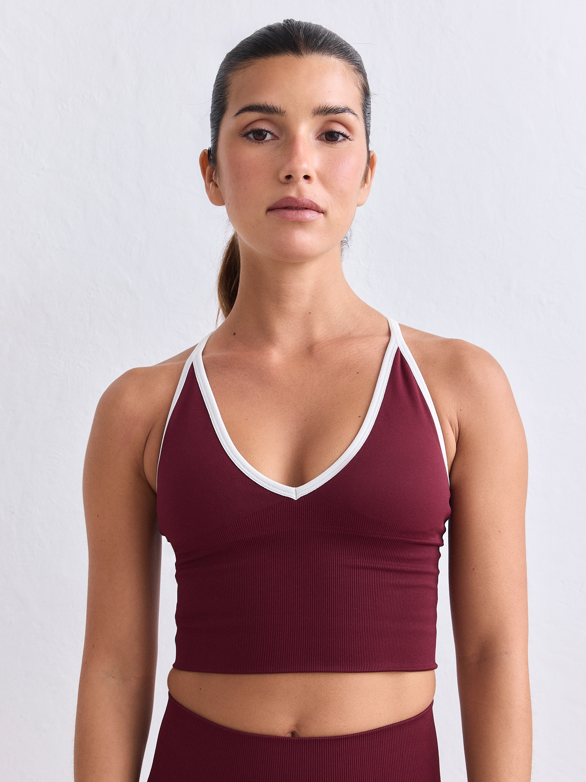 
AIM&acute;N, 
Shape Seamless Cross Back Bralette, 
Detail 1
