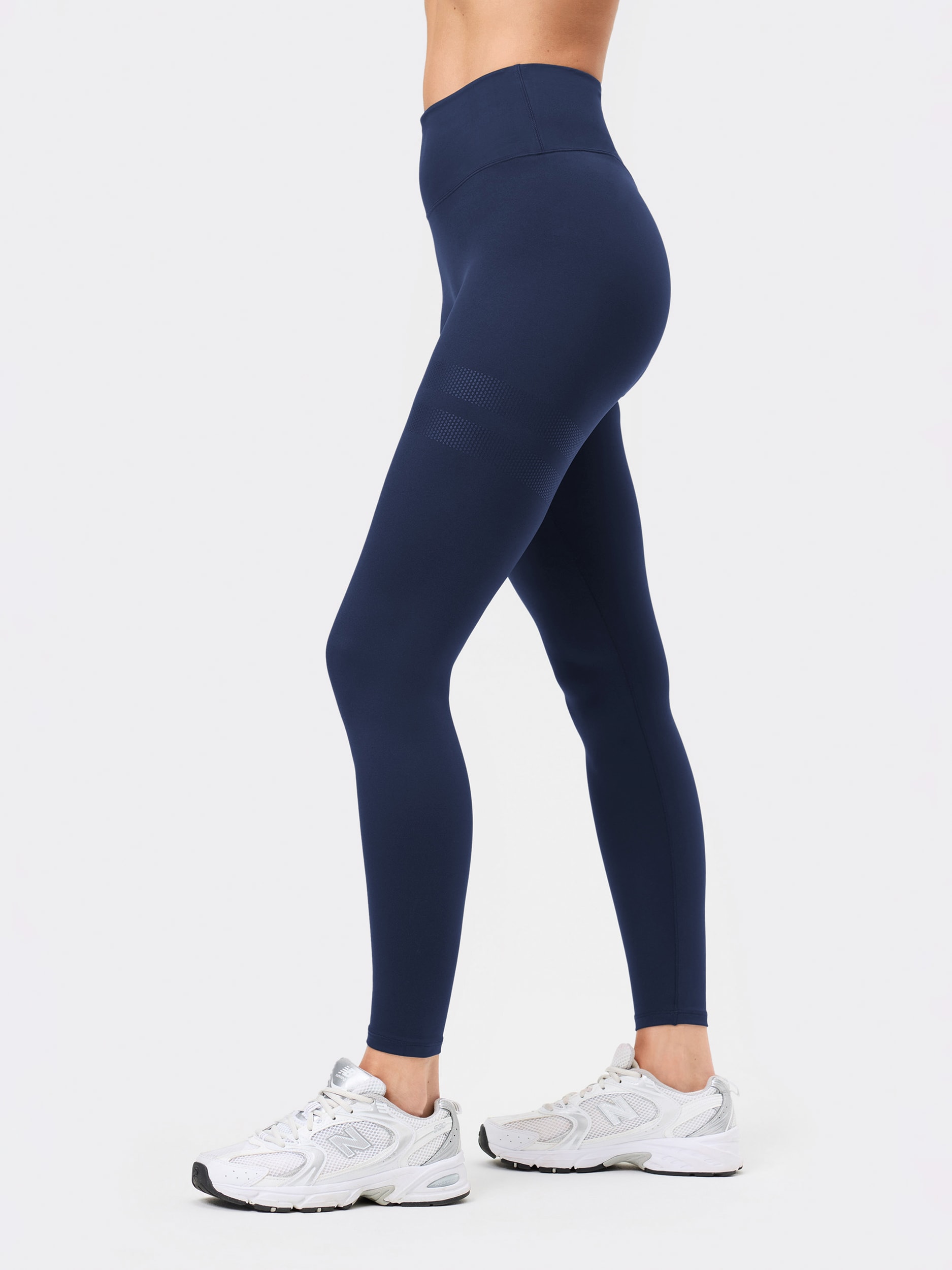 
STRONGER, 
The Signature One Leggings, 
Detail 1
