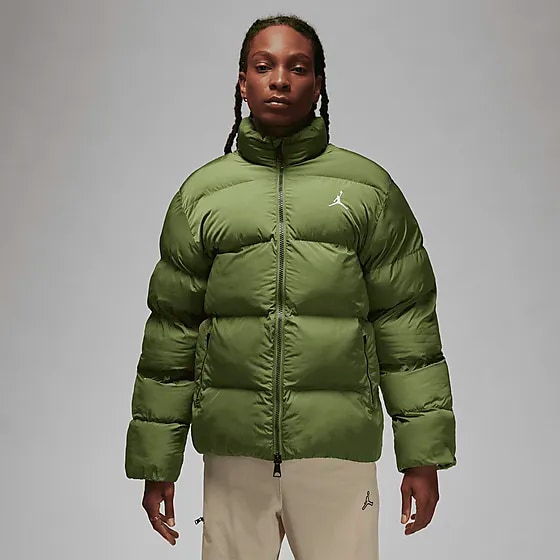 390621102102 JORDAN Jordan Essentials Men'S Poly Puffer 390621102102 JORDAN Jordan Essentials Men'S Poly Puffer Model01 Detail