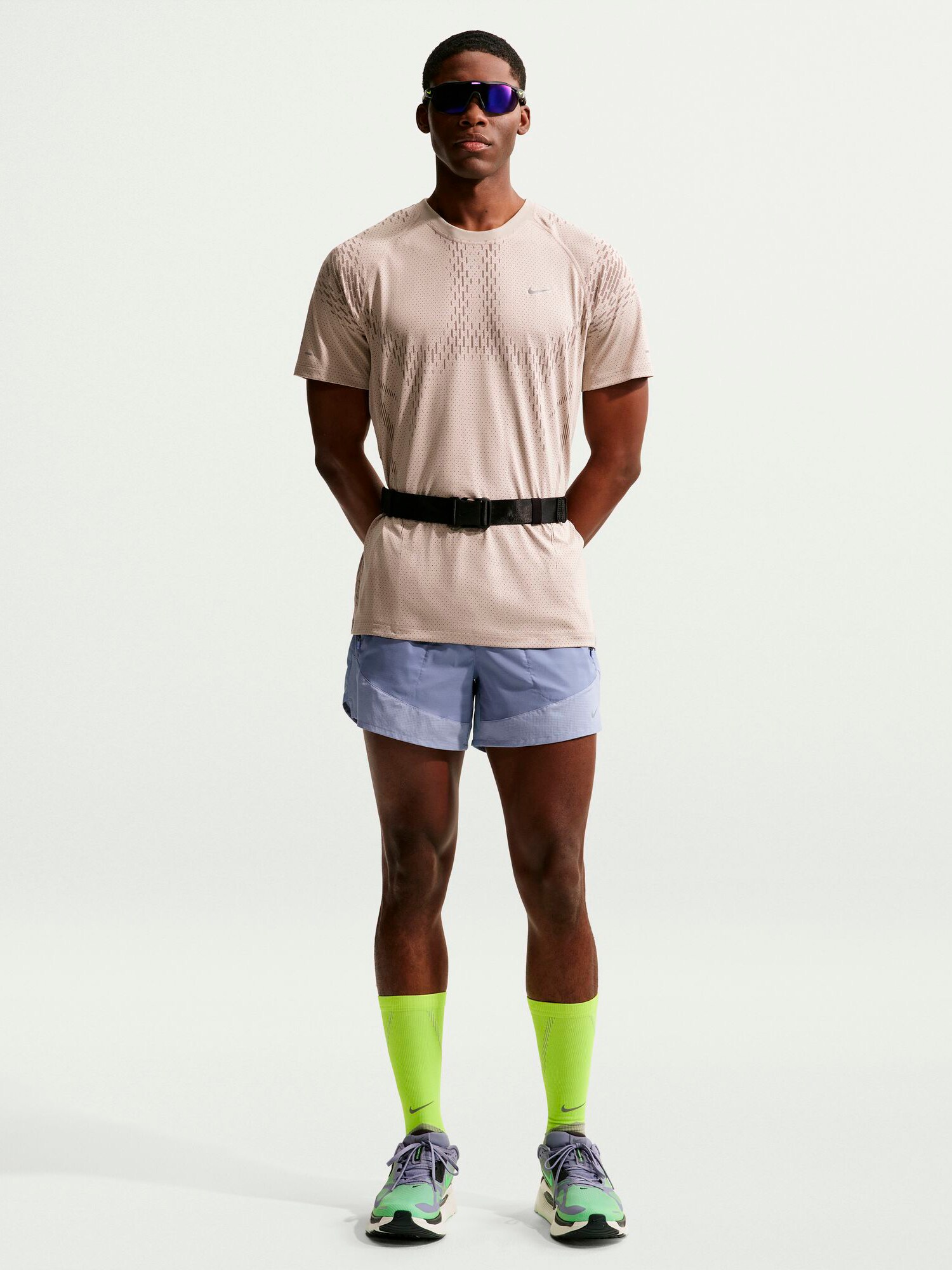 
NIKE, 
M NK DFADV STRIDE SS TOP, 
Detail 1
