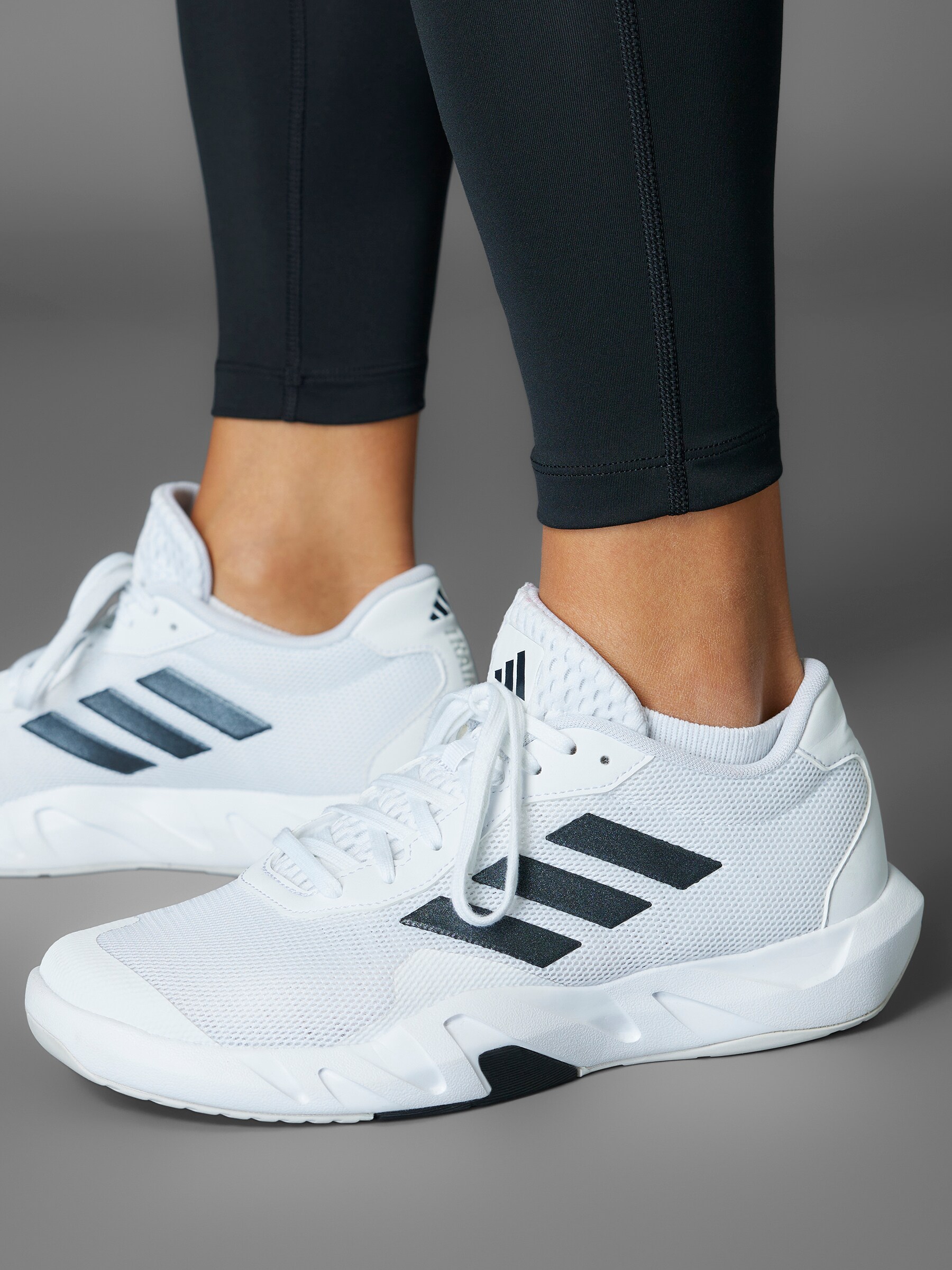 
ADIDAS, 
AMPLIMOVE TRAINER W, 
Detail 1

