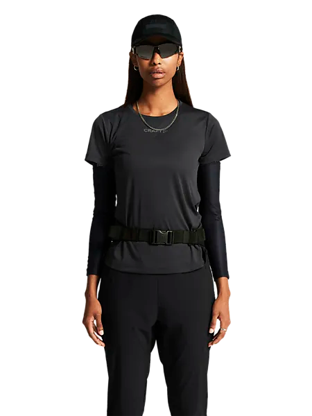 396205106101 CRAFT W Core Essence Ss Tee 2 396205106101 CRAFT W Core Essence Ss Tee 2 Model01 Detail