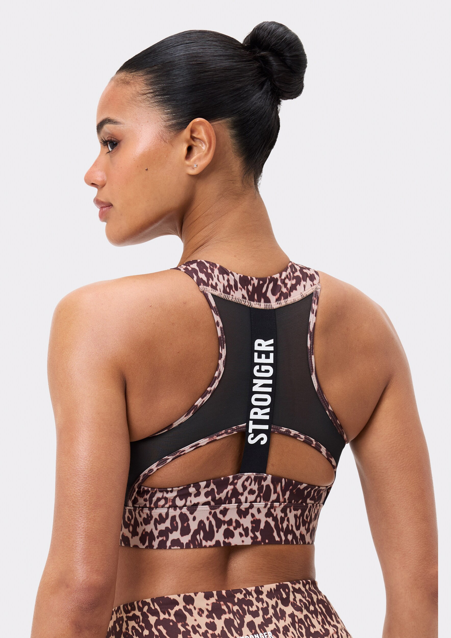 STRONGER, Bounce Sports Bra
