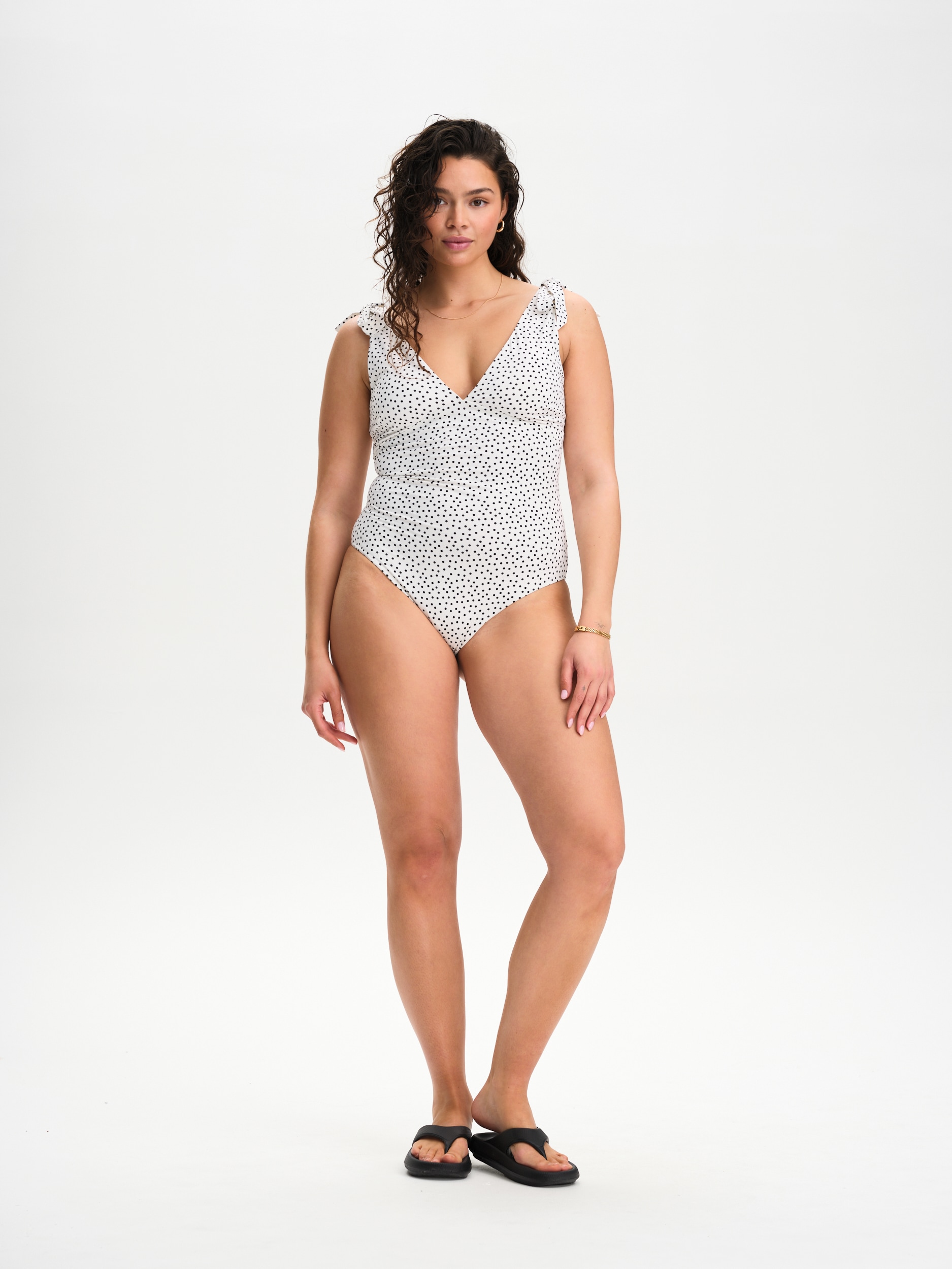 SOC, W BEACH BOW SUIT