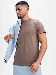 M REGULAR FIT TEE - DARK BEIGE Model01 Small1x1