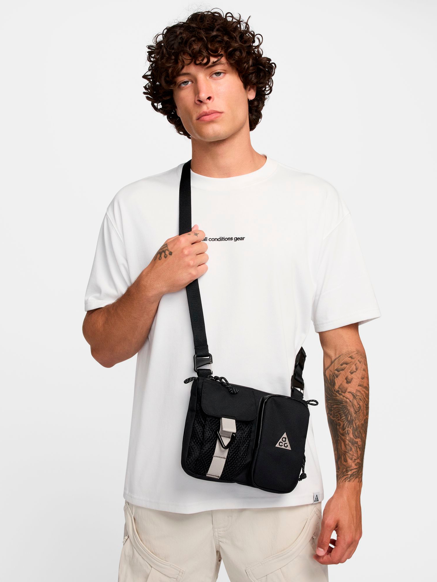 
NIKE ACG, 
ACG DAYMAX CROSSBODY BAG (3L), 
Detail 1
