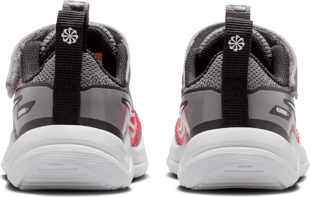 NIKE, K Cosmic Runner