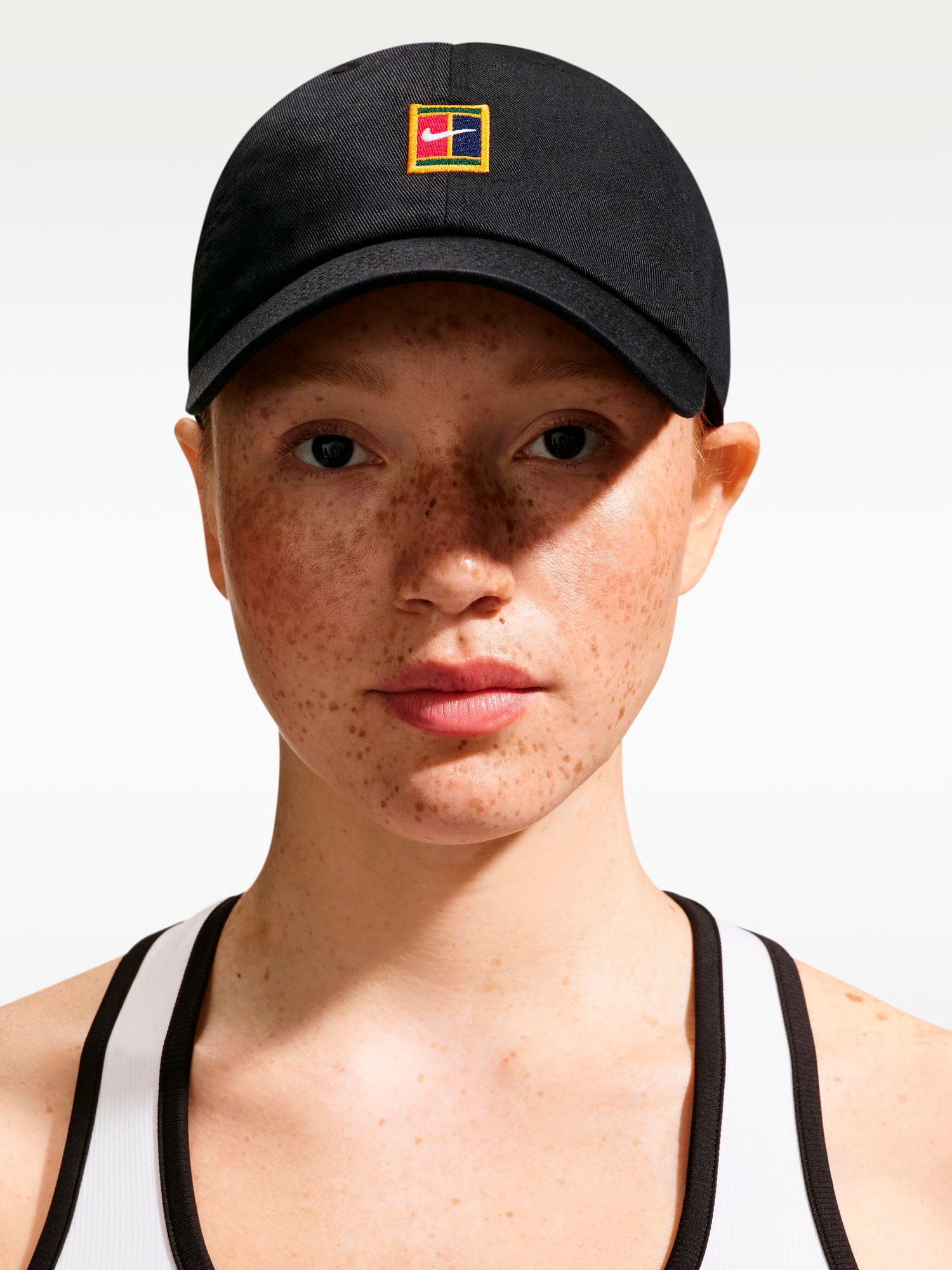 
NIKE, 
U NK CLUB CAP CB COURT, 
Detail 1

